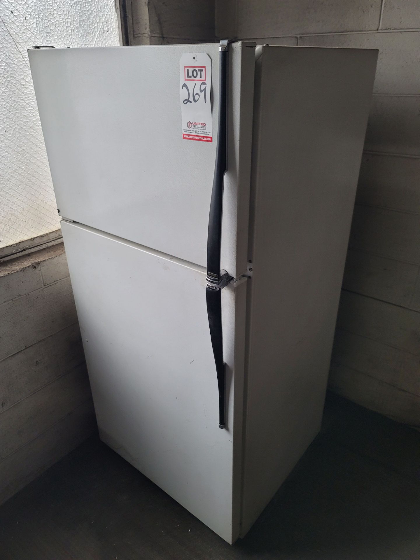 GE REFRIGERATOR, WORKING