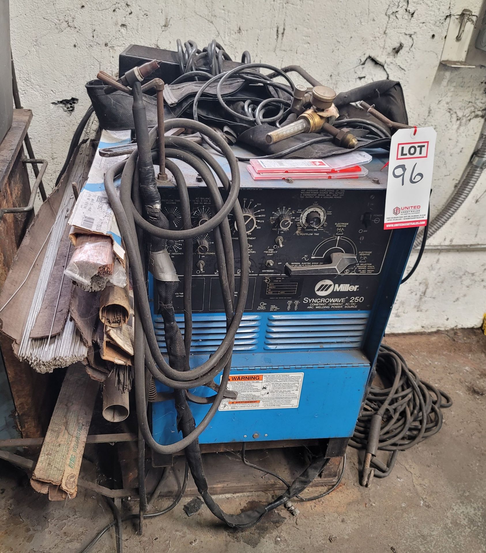 MILLER SYNCROWAVE 250 CONSTANT CURRENT AC/DC ARC WELDING POWER SOURCE, S/N KA913302, W/ GAUGE,