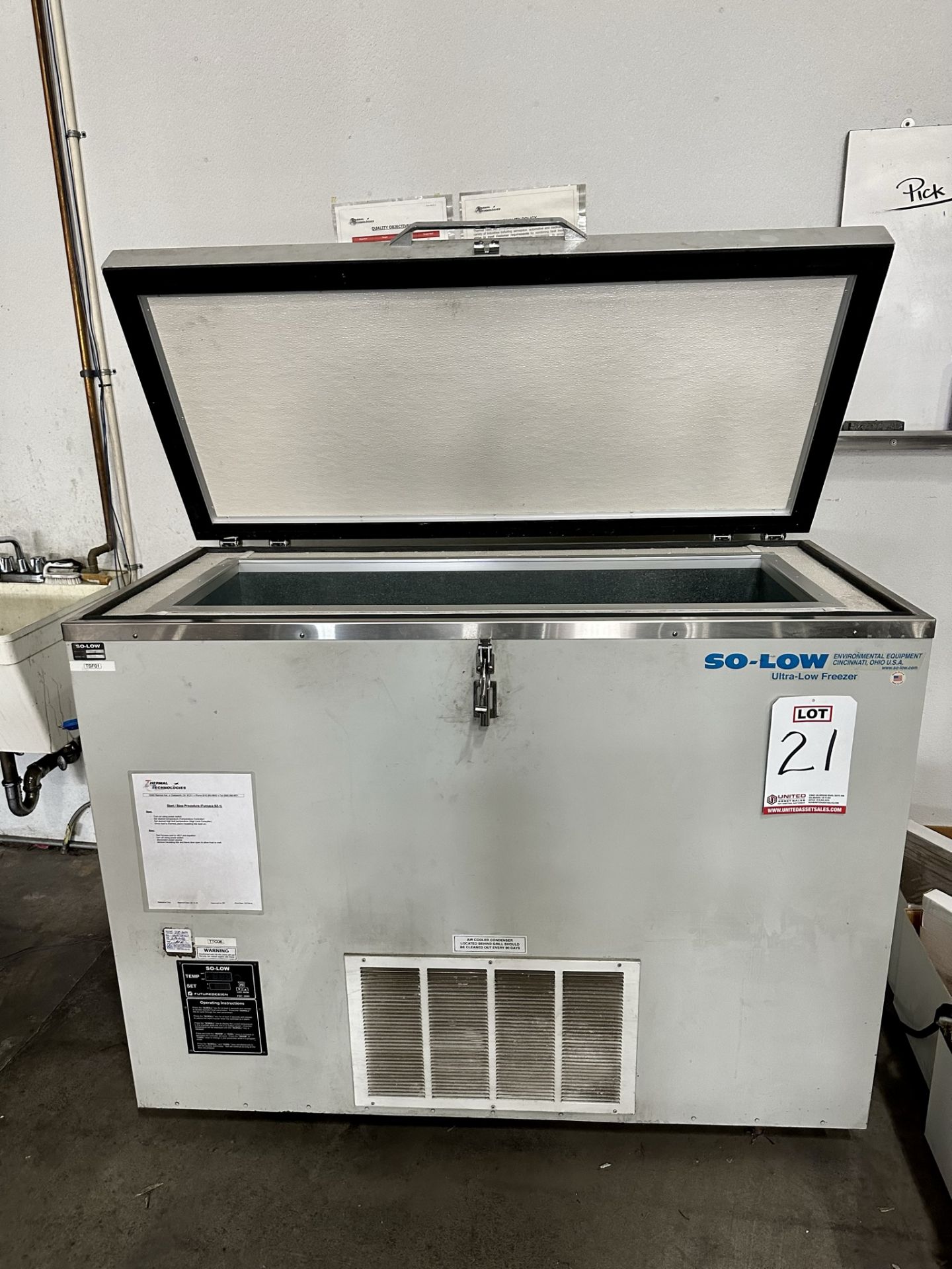 SO-LOW ULTRA-LOW FREEZER, MODEL C85-9, S/N 1112627 - Image 3 of 9