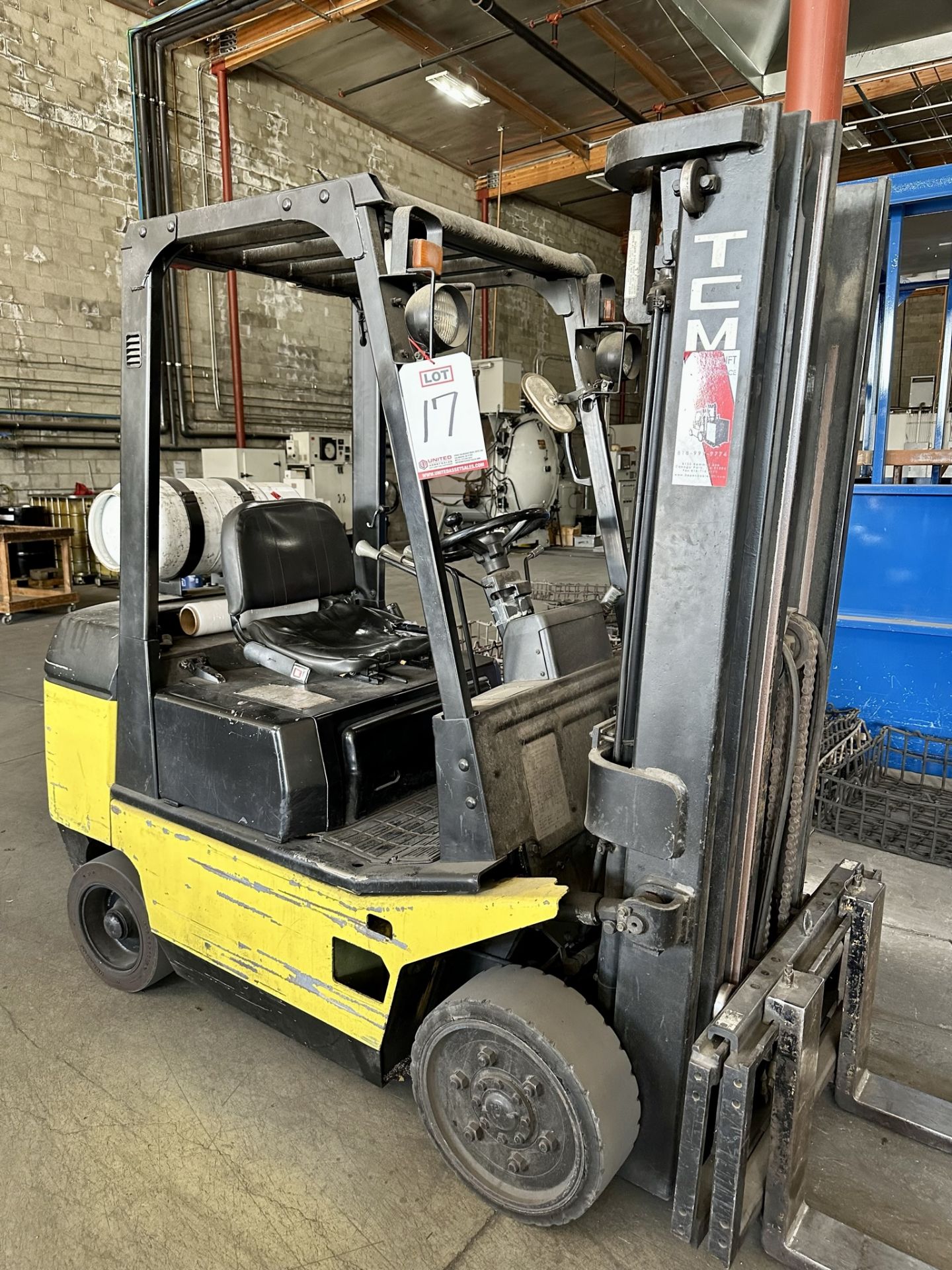 TCM LPG FORKLIFT, 4,600 LB CAPACITY, MODEL FCG25T7T, 3-STAGE MAST, SOLID TIRES, 52" FORKS, 09869 - Image 2 of 15