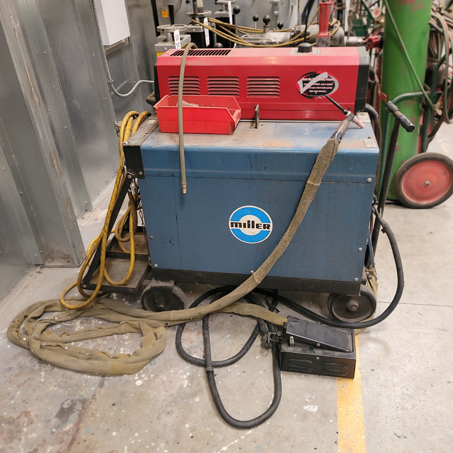 MILLER DIALARC HF-P WELDING POWER SOURCE, W/ LINCOLN ELECTRIC COOL-ARC 40 WATER COOLER, S/N - Image 4 of 4