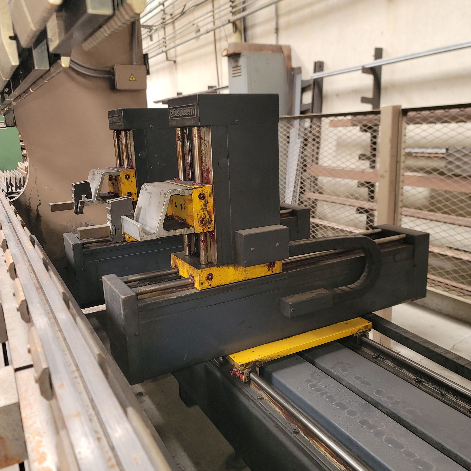 CINCINNATI 230 AF X 12' AUTOFORM HYDRAULIC PRESS BRAKE, 230-TON CAPACITY, 10' BETWEEN HOUSING, 16" - Image 13 of 23