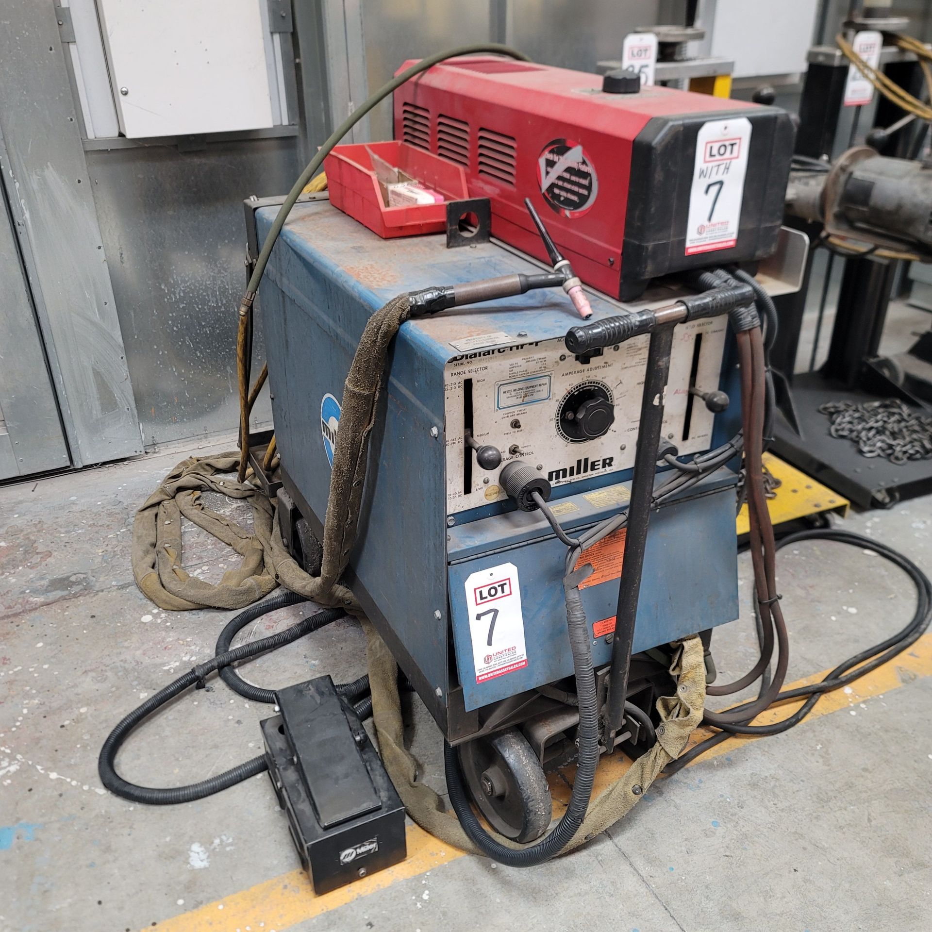 MILLER DIALARC HF-P WELDING POWER SOURCE, W/ LINCOLN ELECTRIC COOL-ARC 40 WATER COOLER, S/N