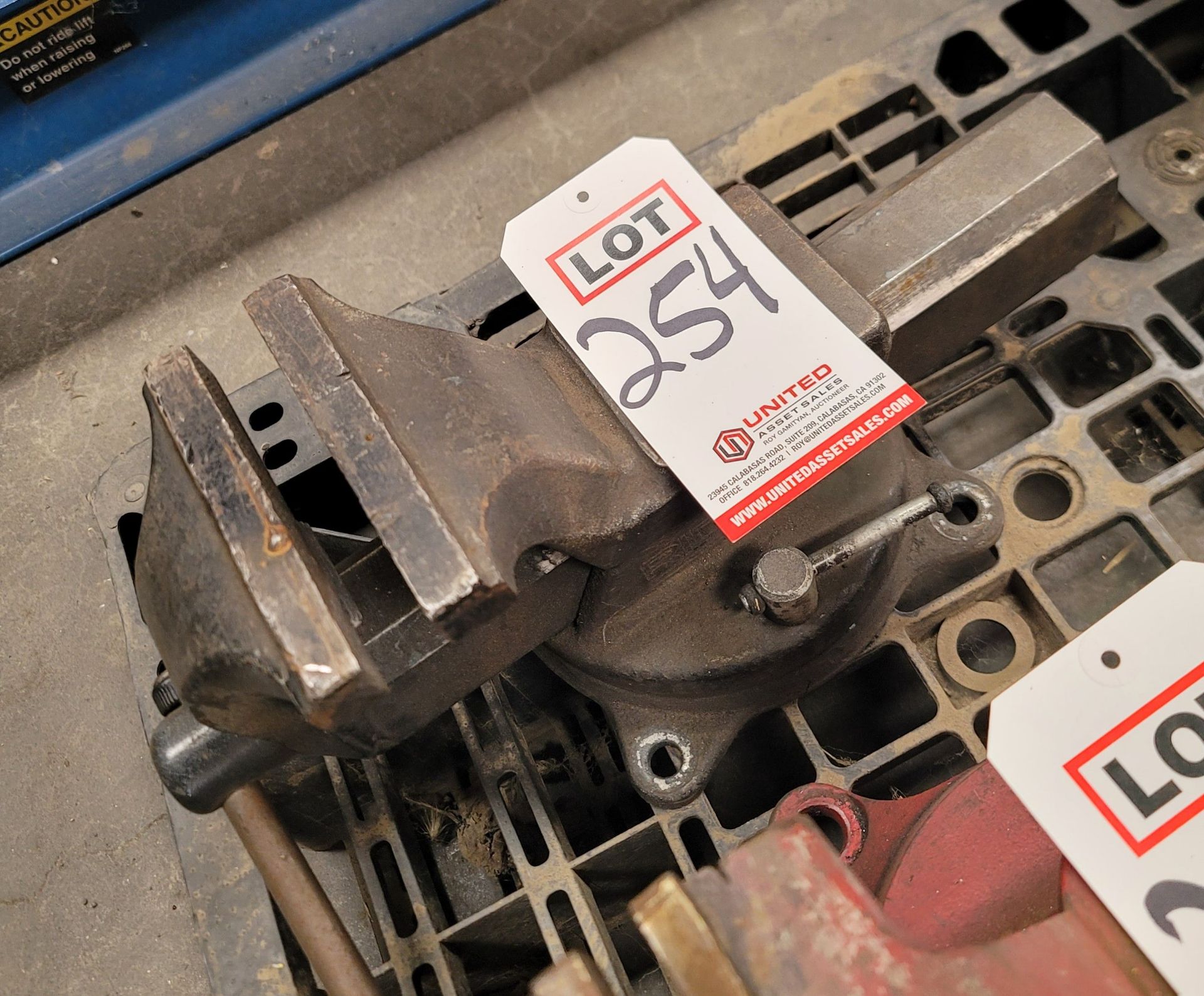 RIDGID 5-1/2" BENCH VISE