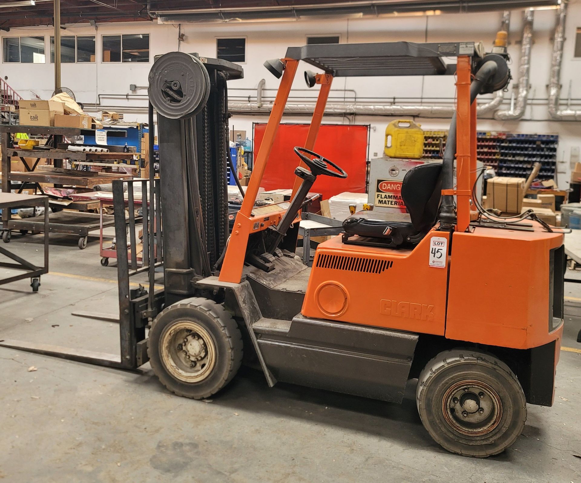 CLARK LPG FORKLIFT, MODEL GPX25, 5,000 LB CAPACITY, SIDE SHIFT, 3-STAGE MAST, 4' FORKS, SOLID TIRES, - Image 3 of 9