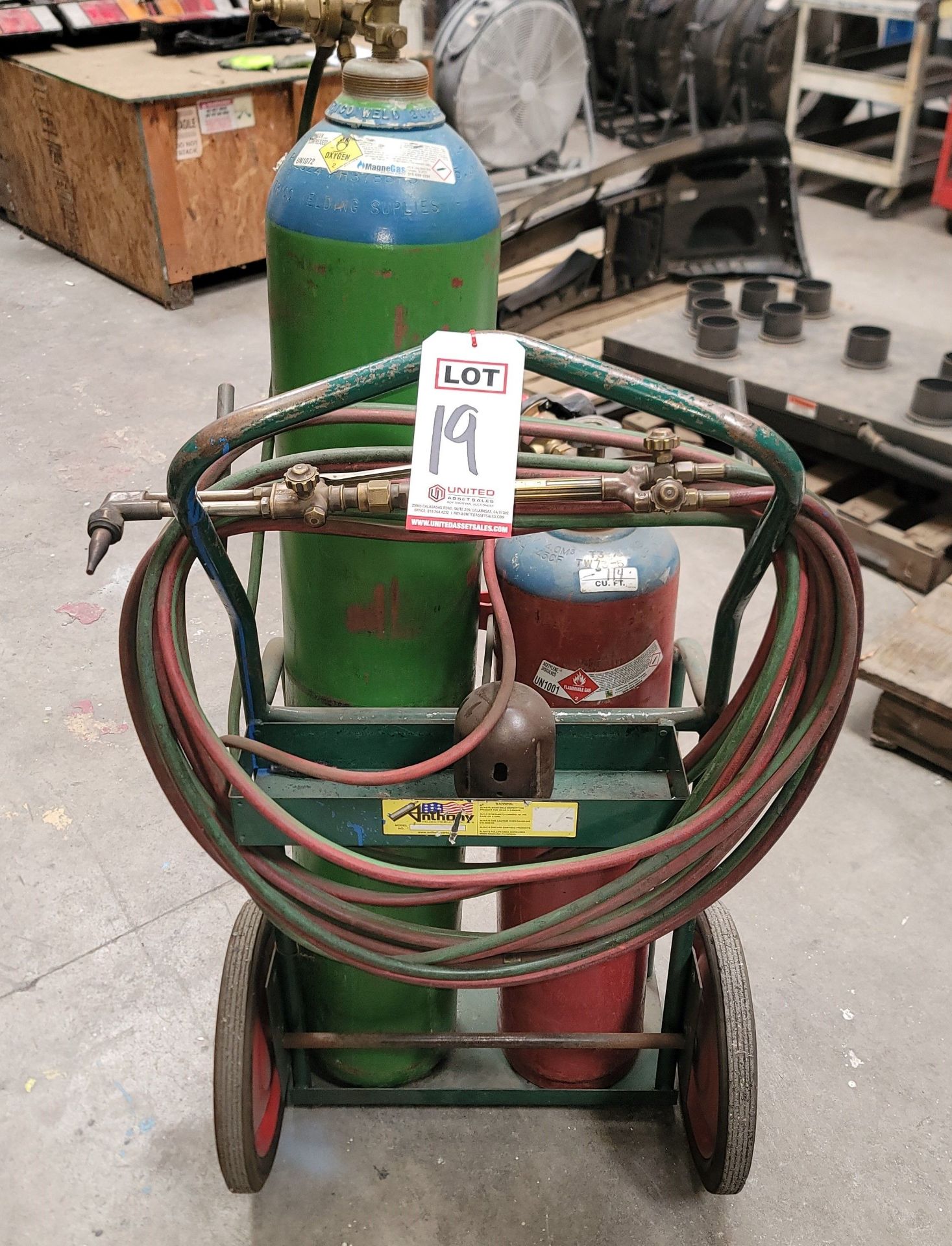 OXY-ACETYLENE CART W/ VICTOR CUTTING TORCH, HOSES, REGULATORS, GAS CYLINDERS NOT INCLUDED