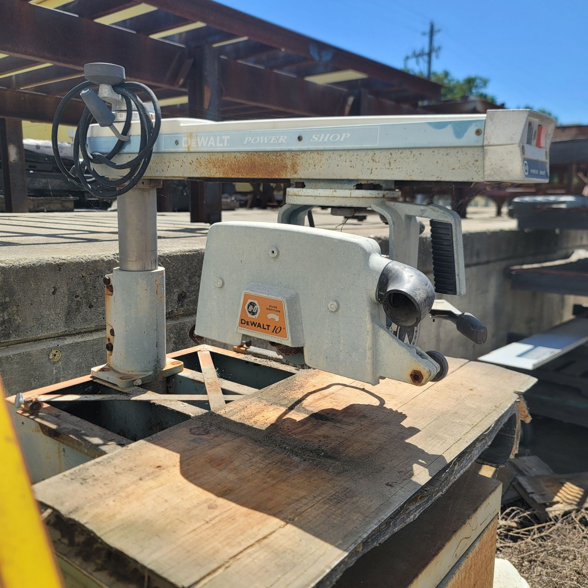 DEWALT POWER SHOP 10" RADIAL ARM SAW, W/ STORAGE CABINET BASE, NO SAW BLADE - Image 2 of 3