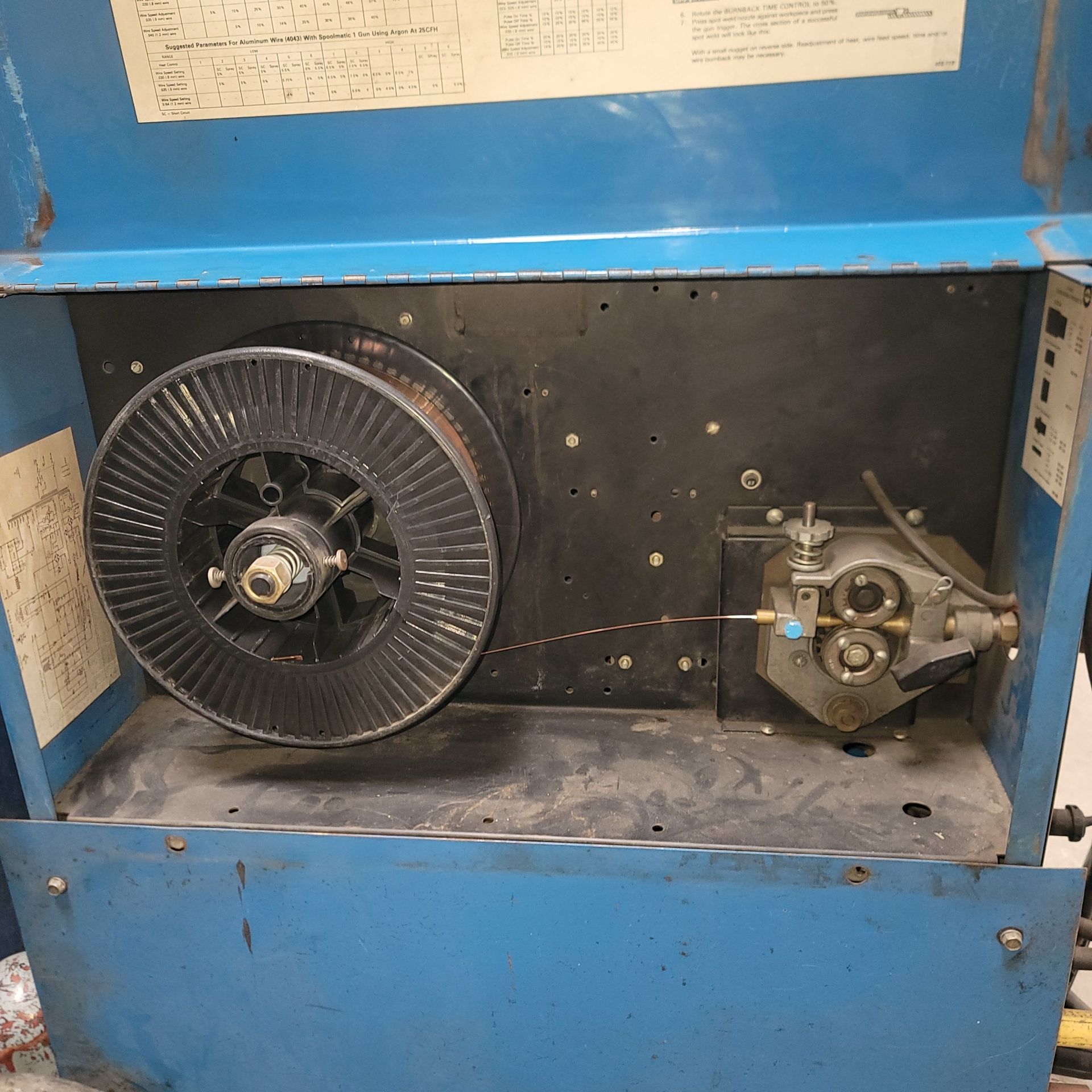 MILLERMATIC 200 WELDING POWER SOURCE, STOCK NO. 048291, S/N JG066560, GAS CYLINDER NOT INCLUDED - Image 2 of 3