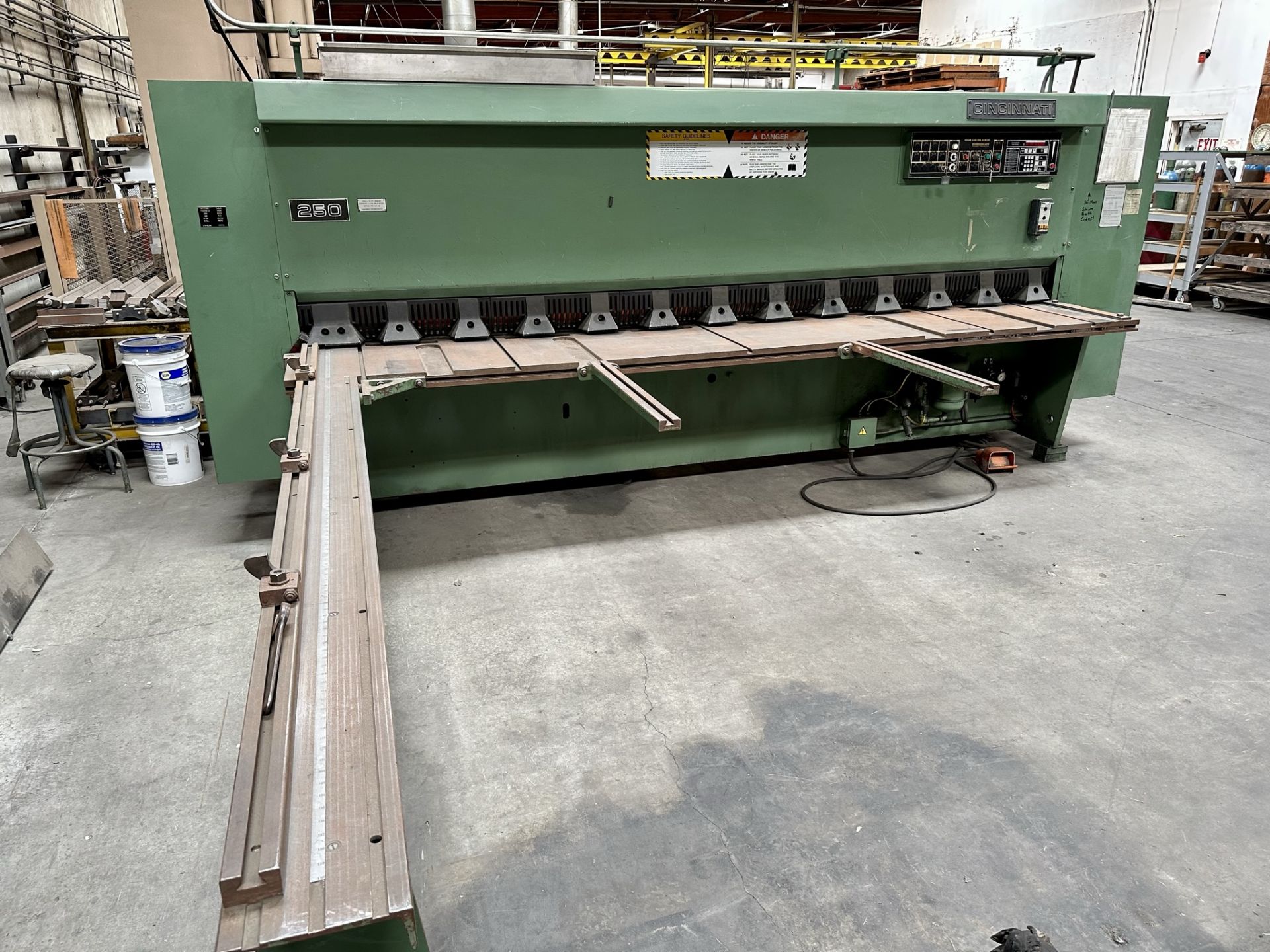 CINCINNATI 250 X 12' SHEAR, HYDRAULIC, CAPACITY: 1/4" MILD STEEL, PROGRAMMABLE POWER BACK GAGE, - Image 11 of 13