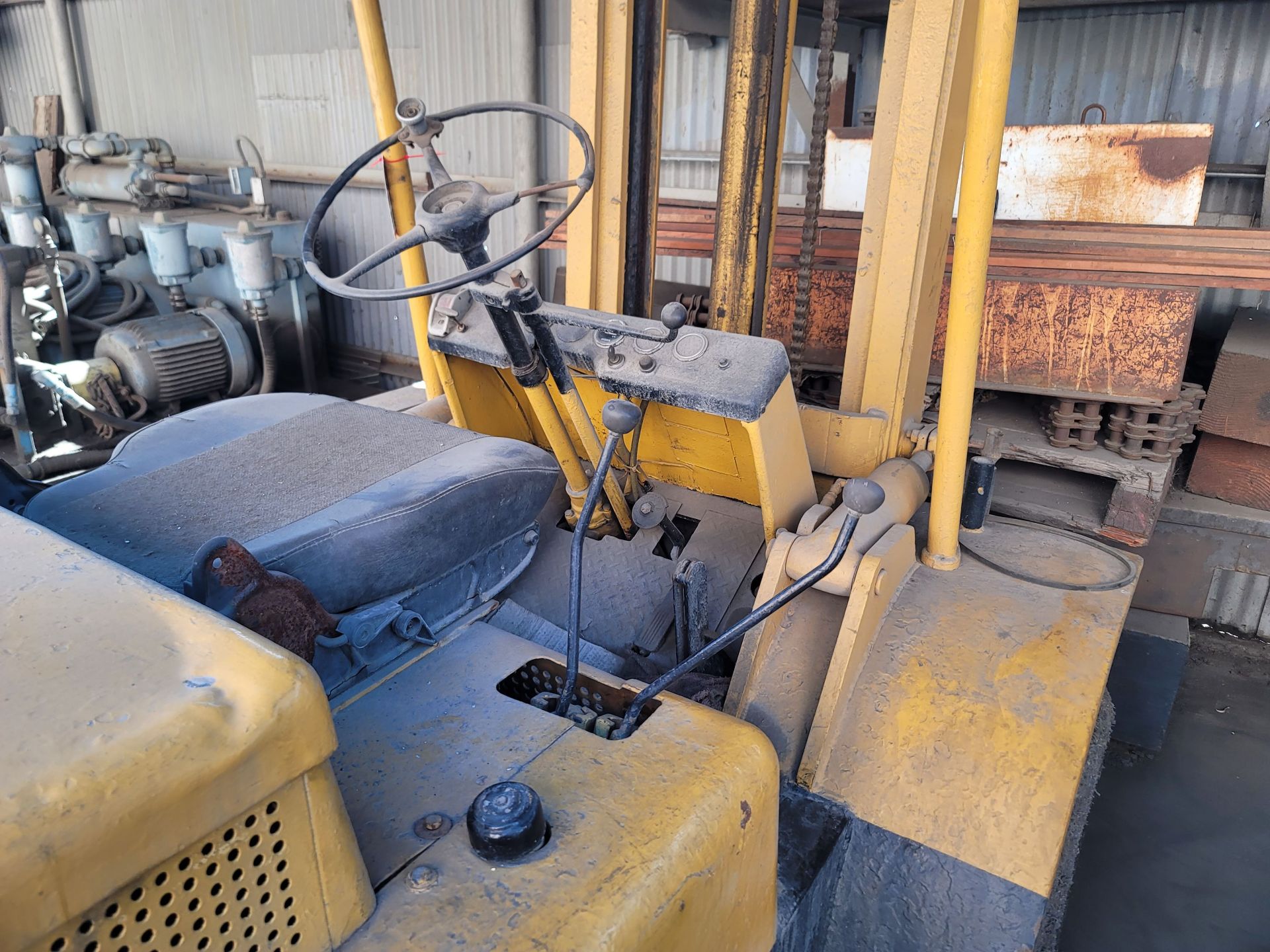 HYSTER 6,000 LB CAPACITY FORKLIFT, GAS FUEL, (6) SOLID TIRES, 2-STAGE MAST, 4' FORKS - Image 3 of 5