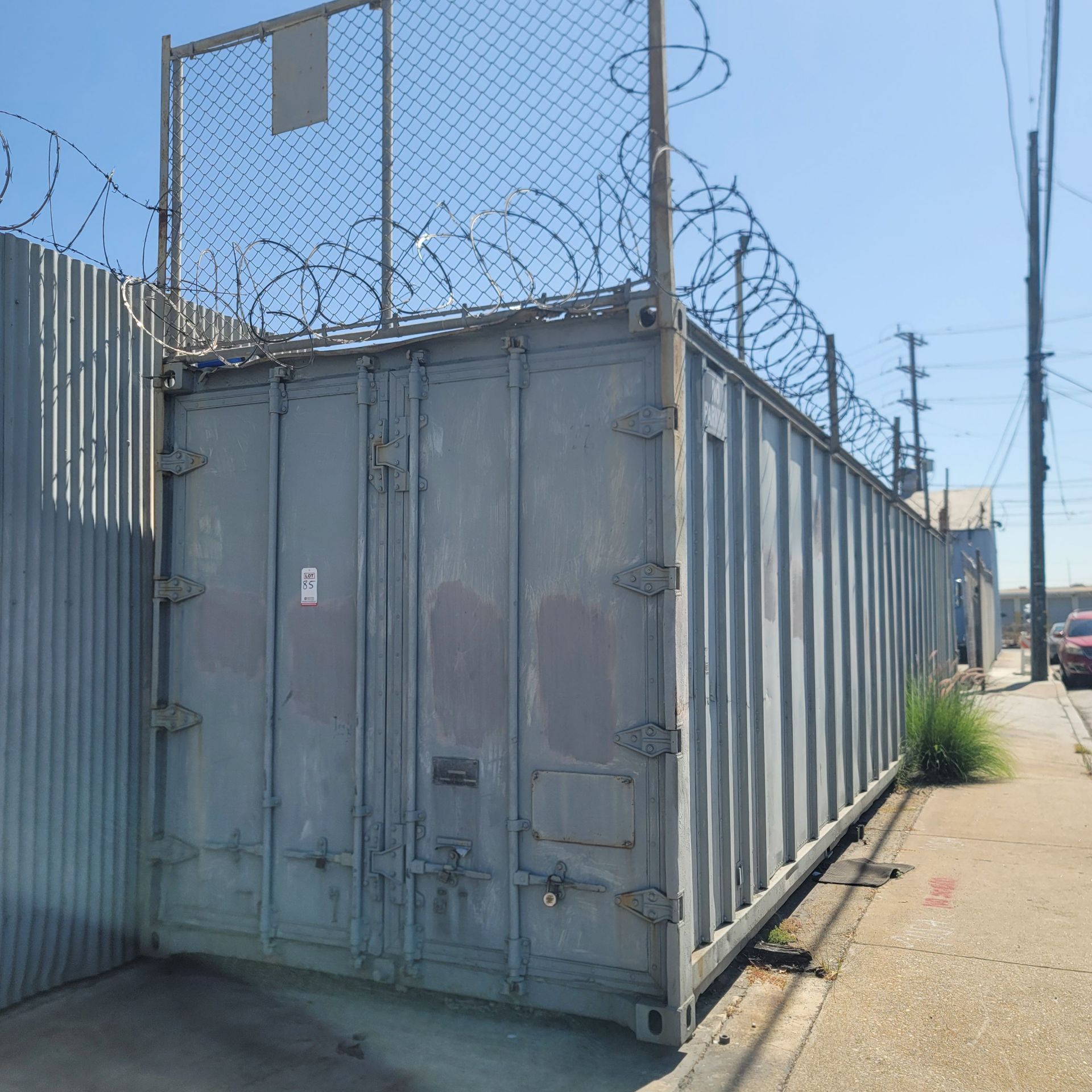 40' SHIPPING CONTAINER, EMPTY