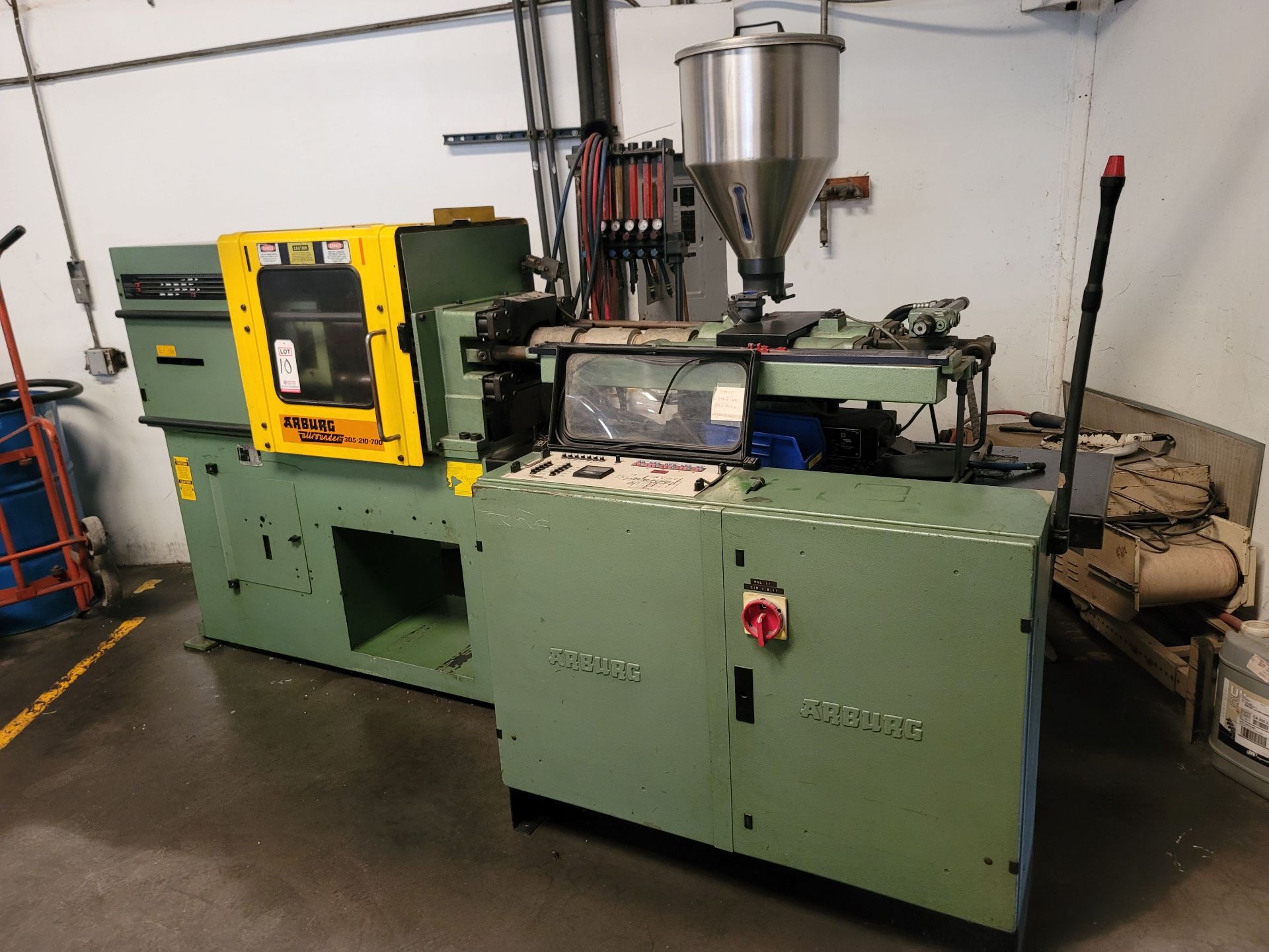 ARBURG HORIZONTAL PLASTIC INJECTION MOLDER, MODEL 305-210-700, 70-TON, MATERIAL HOPPER, S/N 126721 - Image 2 of 9