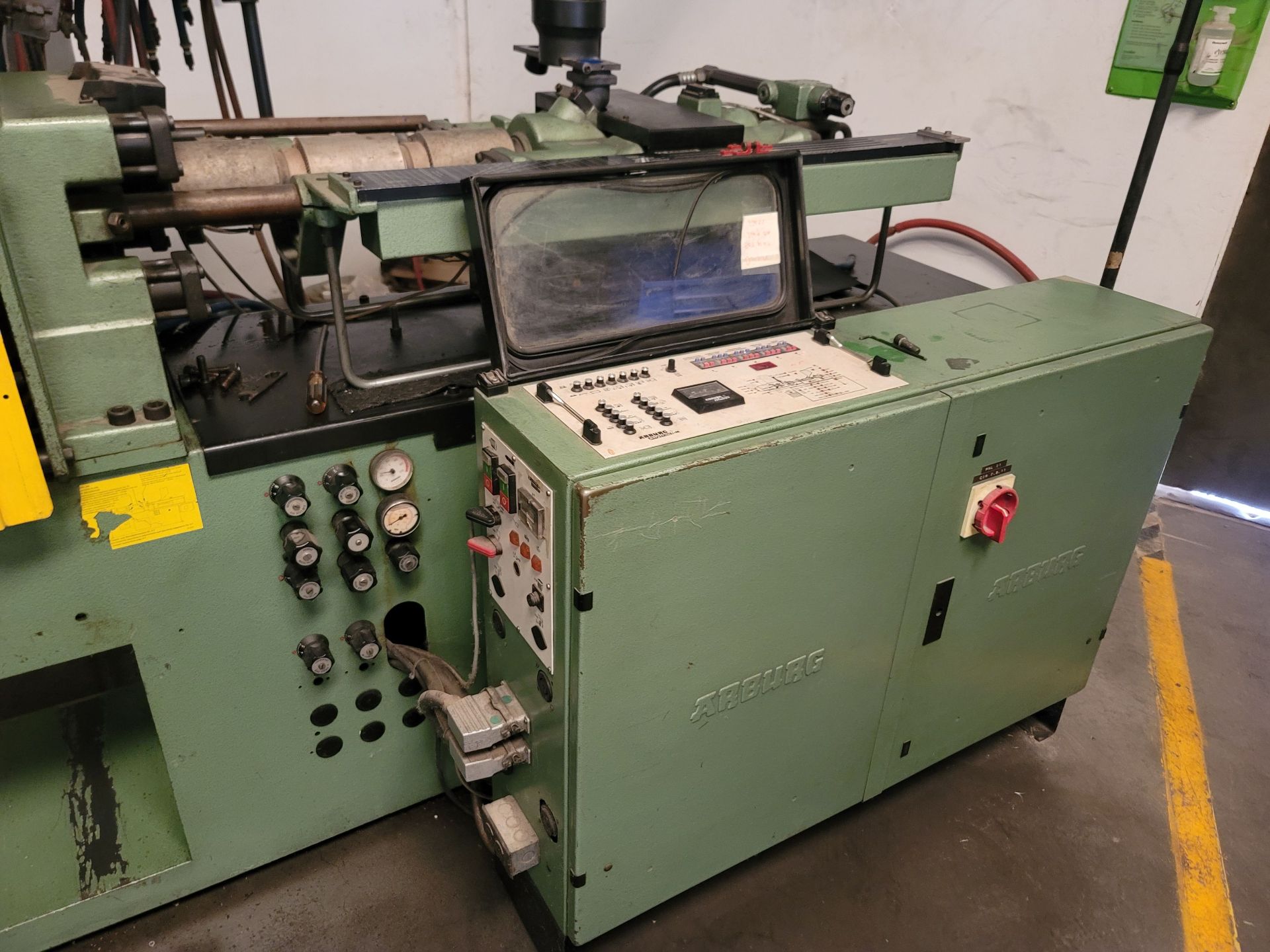 ARBURG HORIZONTAL PLASTIC INJECTION MOLDER, MODEL 305-210-700, 70-TON, MATERIAL HOPPER, S/N 126721 - Image 3 of 9