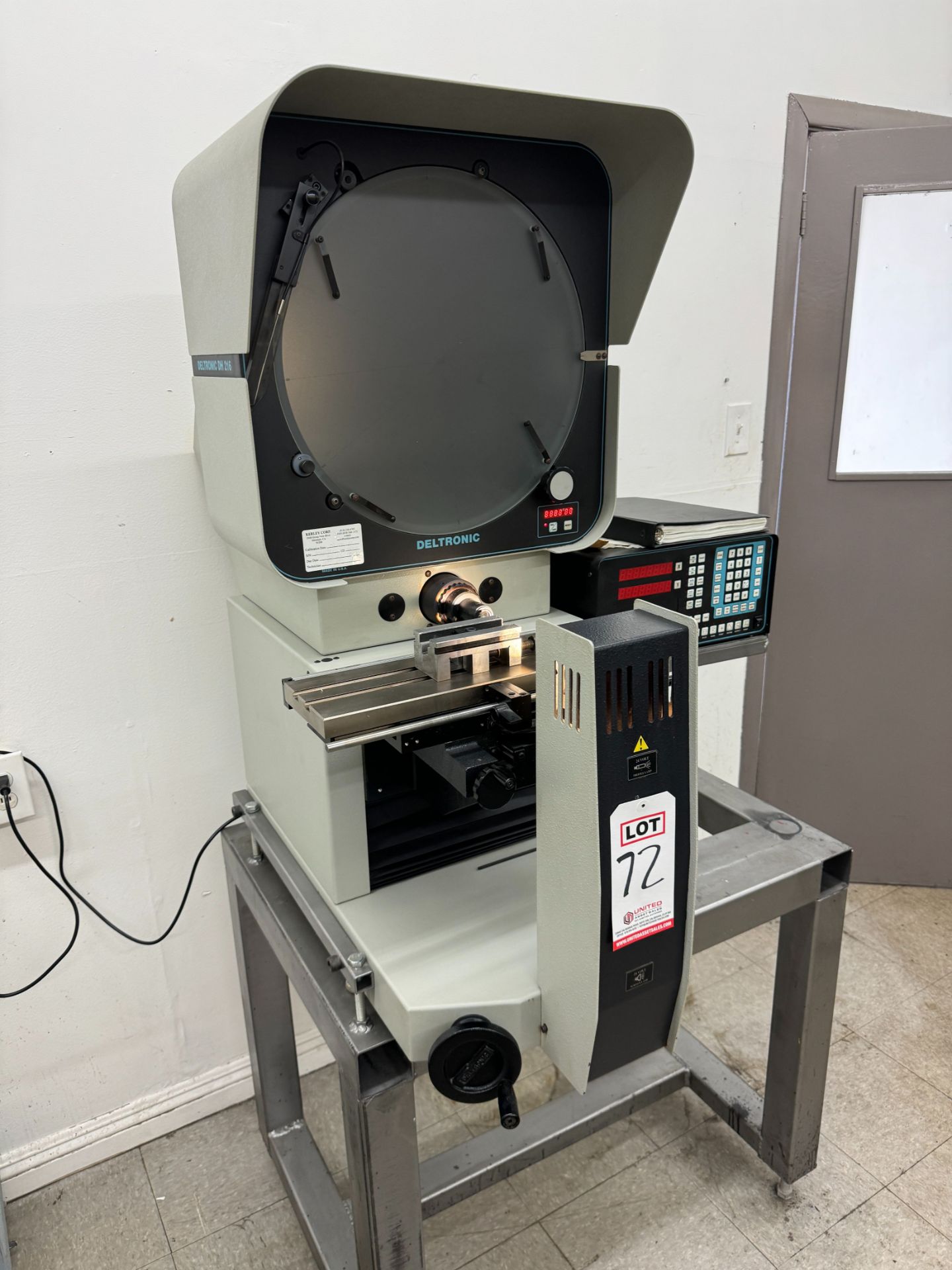 DELTRONIC DH 216-MPC-5-E OPTICAL COMPARATOR, MPC-5 XY DRO, S/N 306117840 - Image 4 of 13