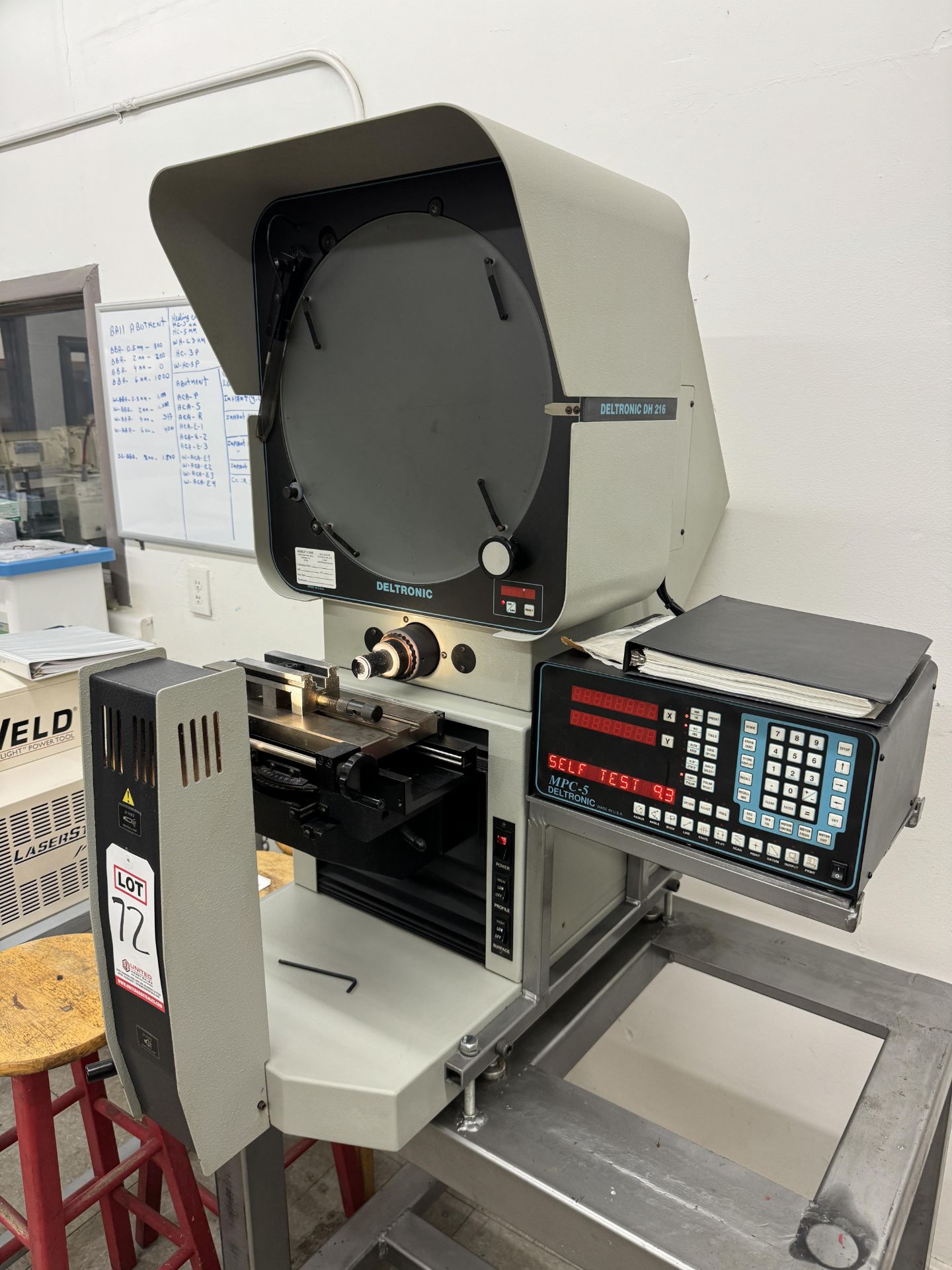 DELTRONIC DH 216-MPC-5-E OPTICAL COMPARATOR, MPC-5 XY DRO, S/N 306117840 - Image 2 of 13