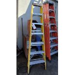 HUSKY 7' FIBERGLASS LADDER, 250 LB CAPACITY