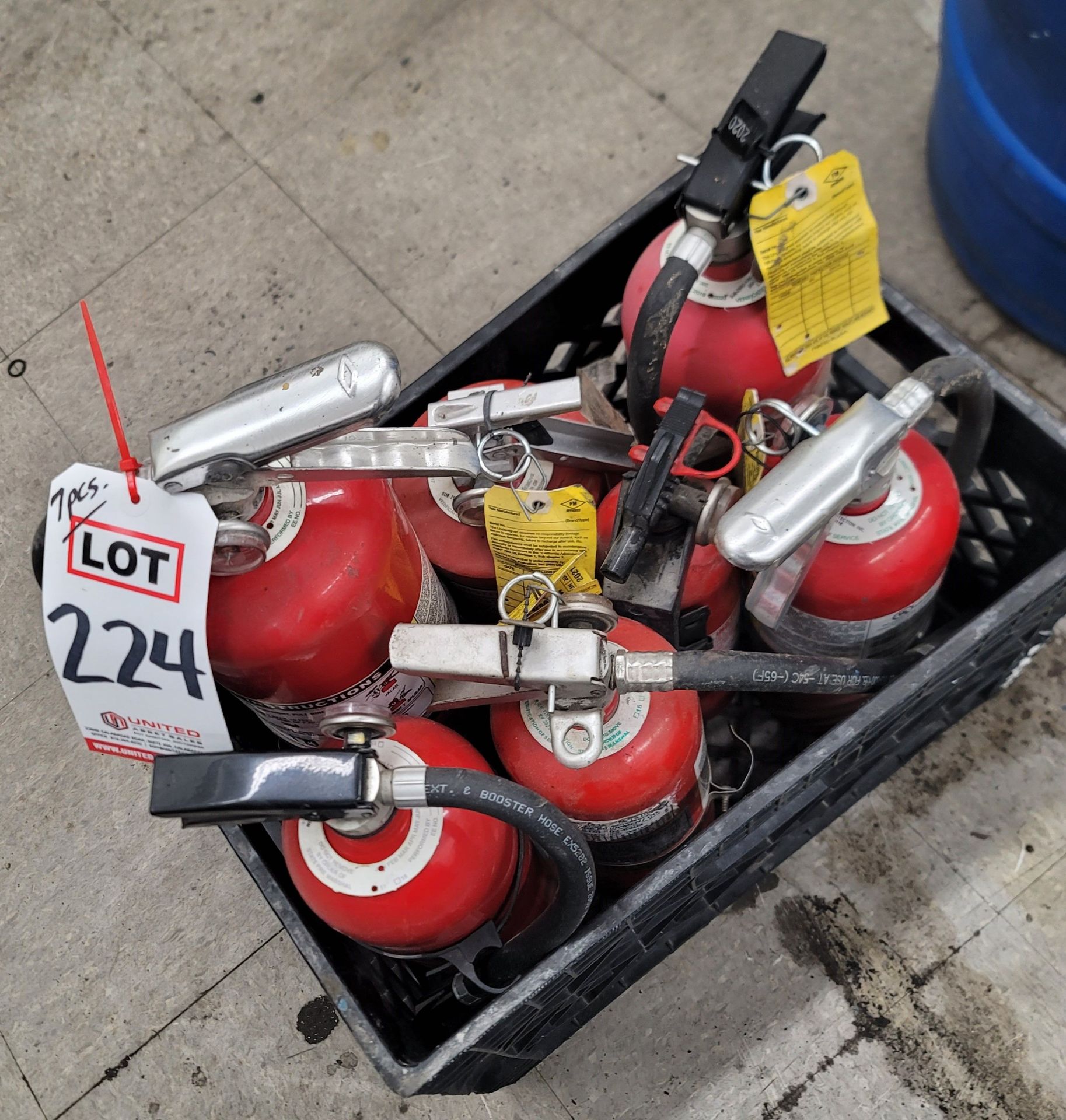 LOT - (7) FIRE EXTINGUISHERS