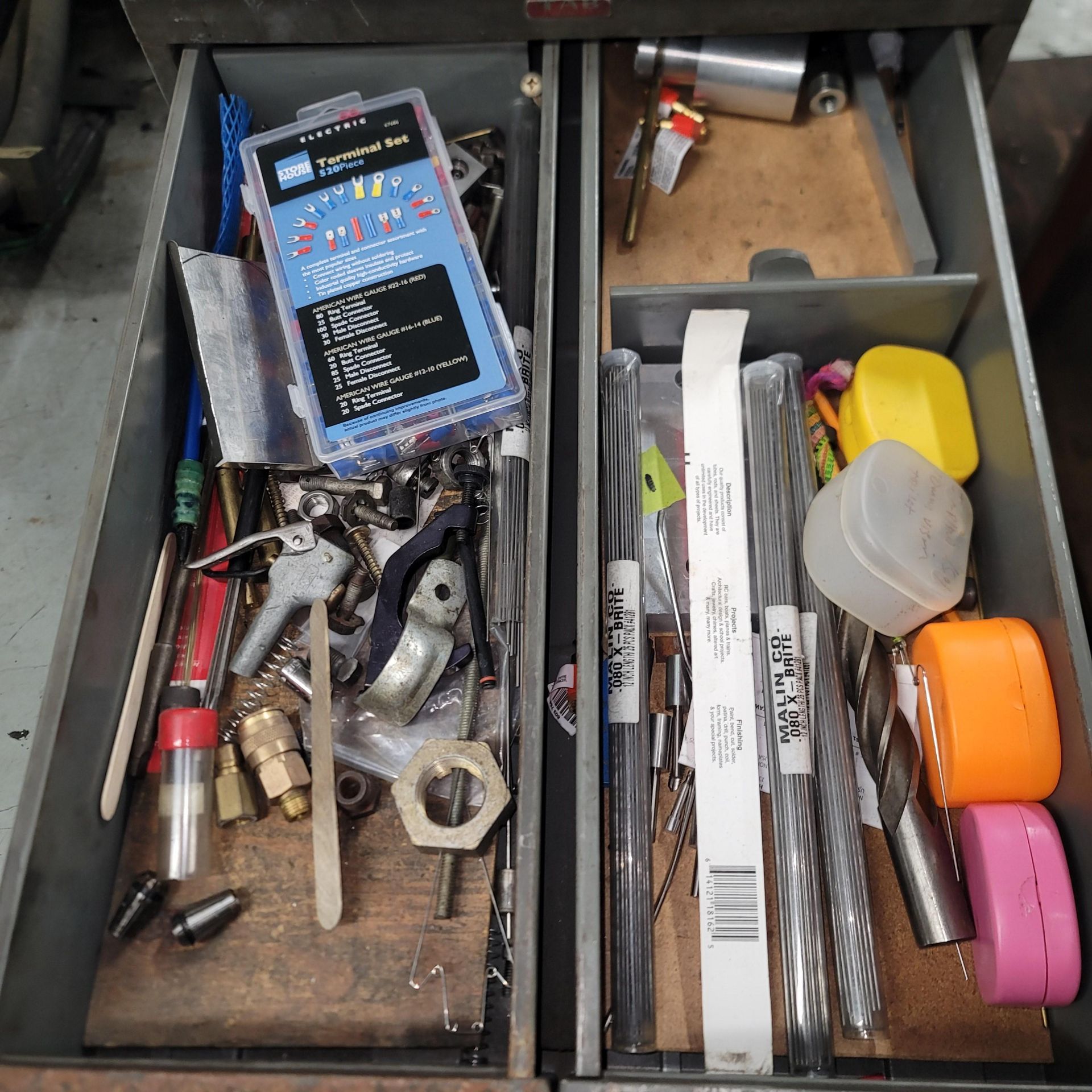 12-DRAWER STEEL CABINET, W/ CONTENTS: FULL OF TOOLING: REAMERS, TAPS, DRILLS, LATHE AND MILL - Image 7 of 7