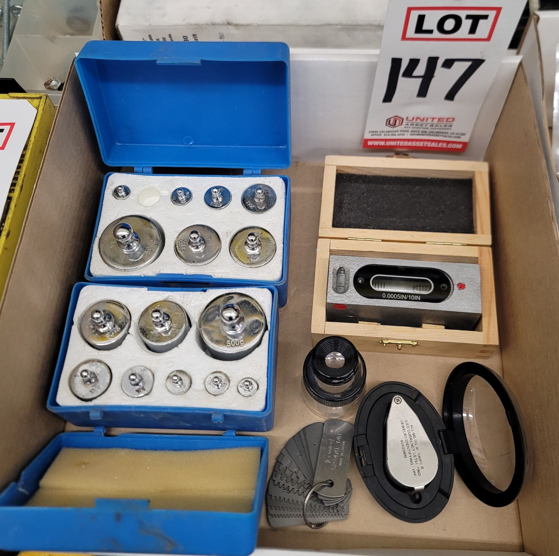 LOT - 2-WAY LEVEL, JEWELER'S LOUPES, WEIGHT SETS