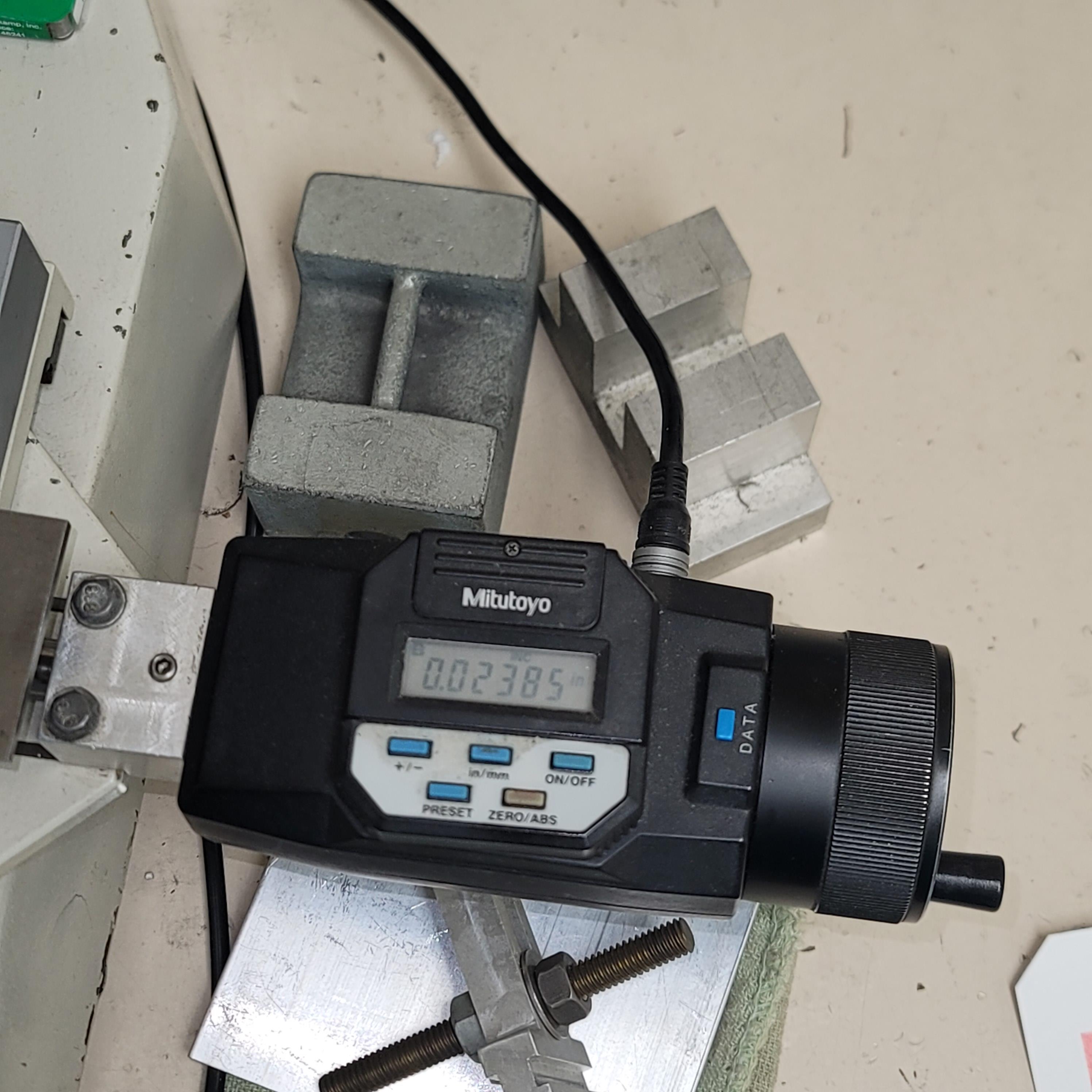 LOT - MITUTOYO TOOLMAKERS MICROSCOPE W/ MITUTOYO NO. 164-164 DIGITAL ...