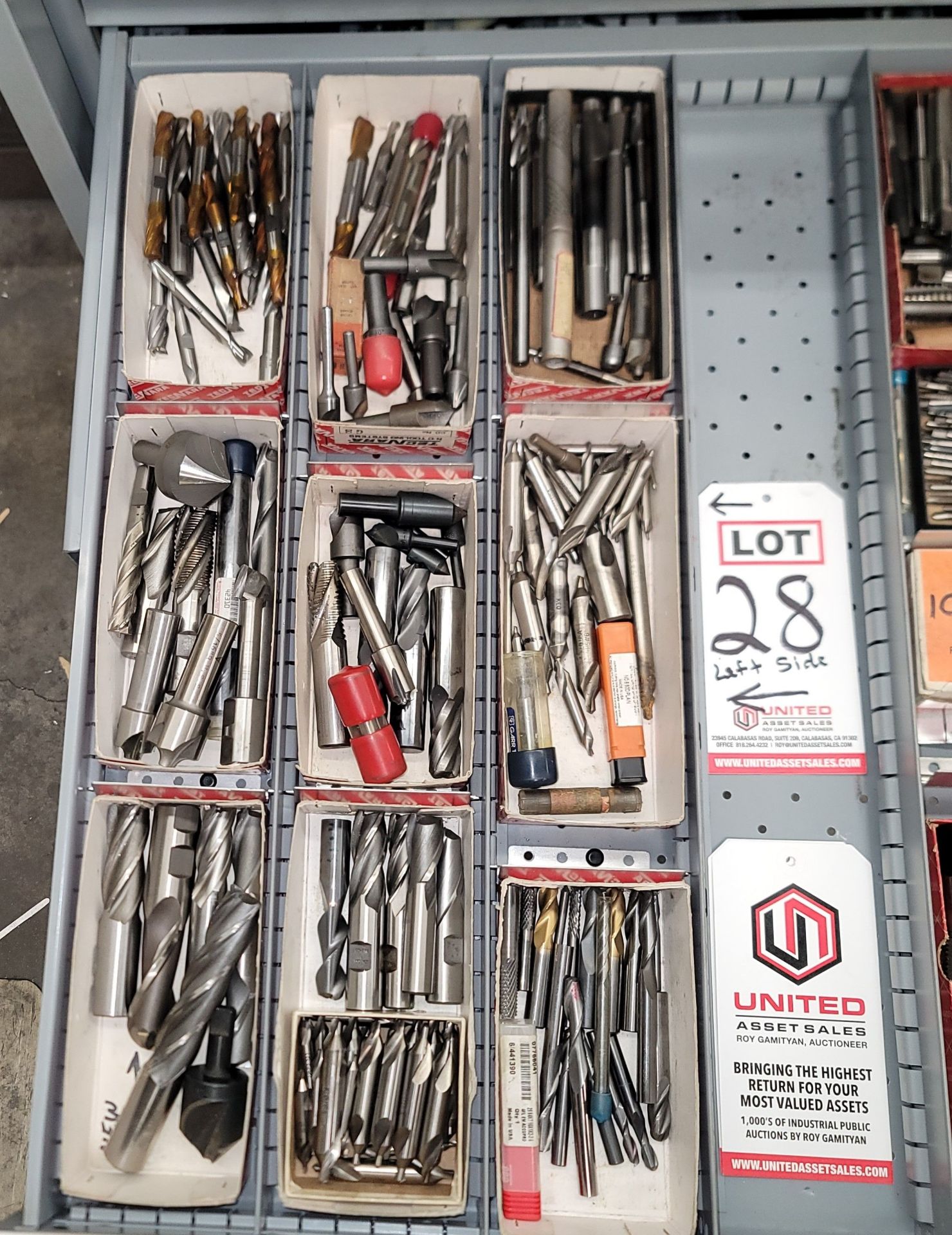 LOT - CONTENTS ONLY OF LEFT HALF OF (1) DRAWER, TO INCLUDE: END MILLS, ROUGHING MILLS, CENTER