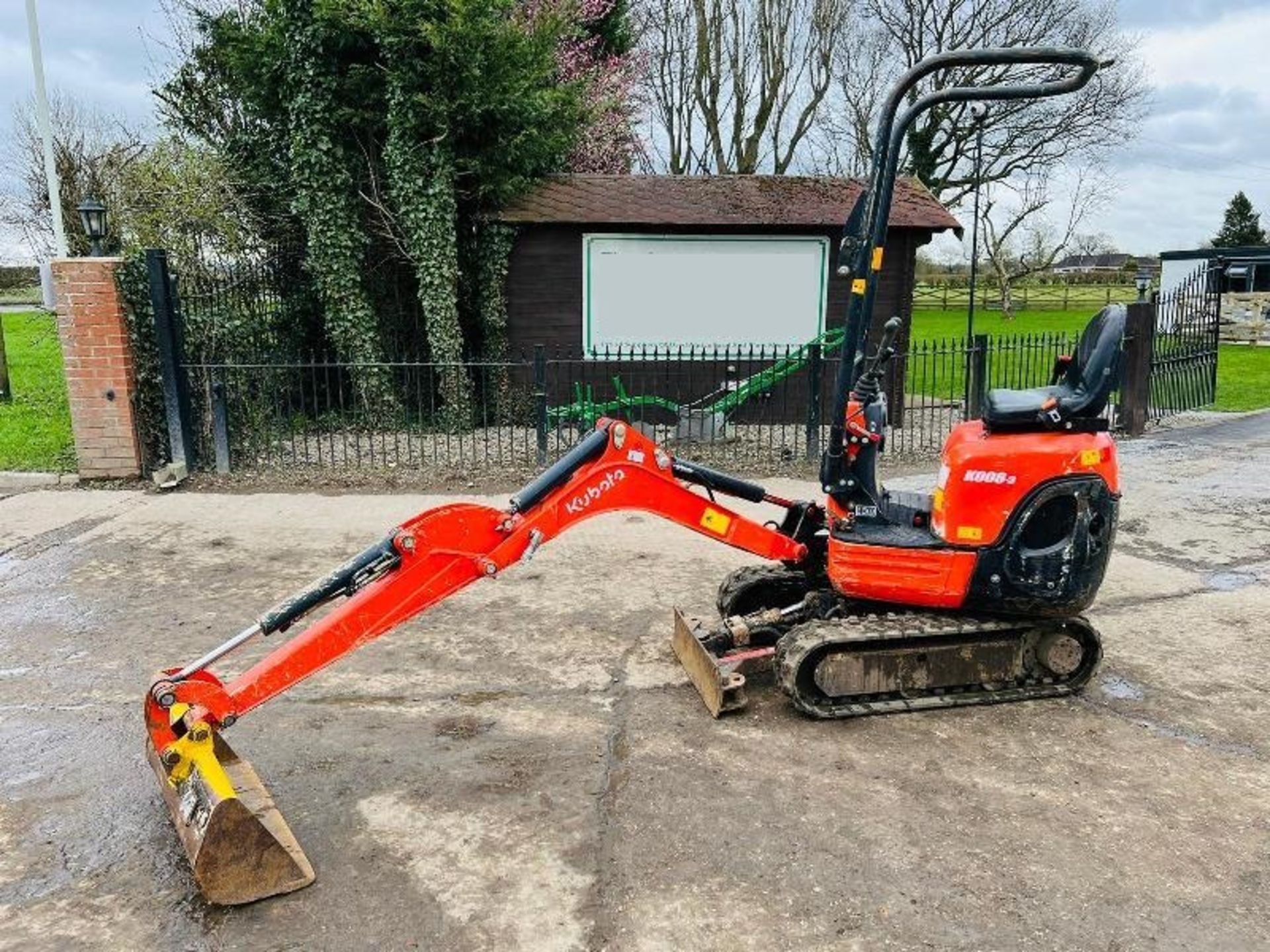 KUBOTA KX008-3 TRACKED EXCAVATOR * YEAR 2015 * C/W EXPANDING TRACKS - Image 4 of 13