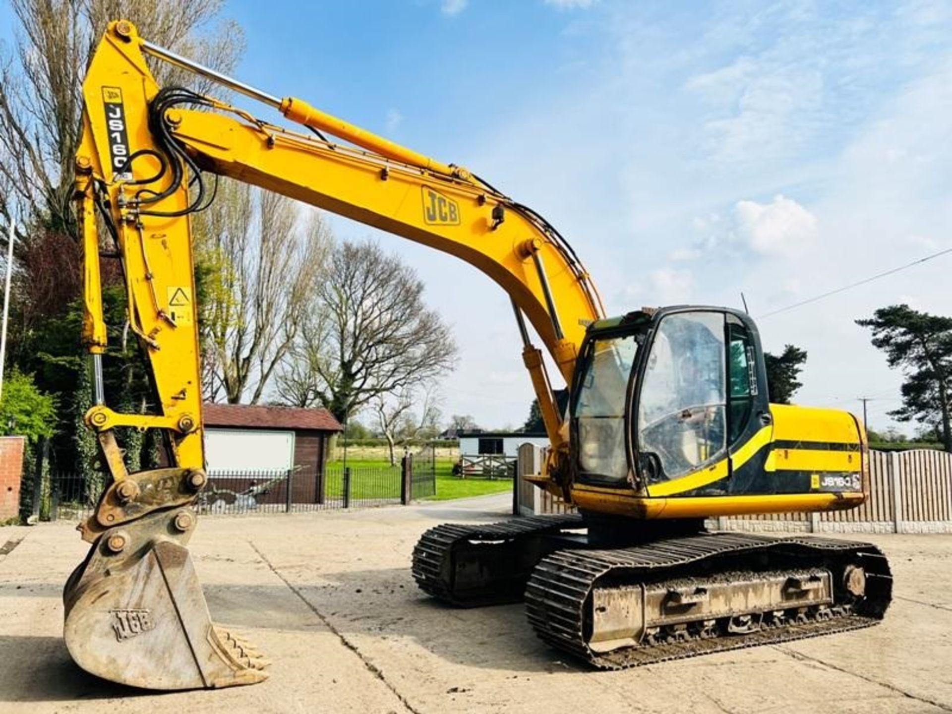 JCB JS160 TRACKED EXCAVATOR * YEAR 2006 * C/W QUICK HITCH AND BUCKET - Image 5 of 11