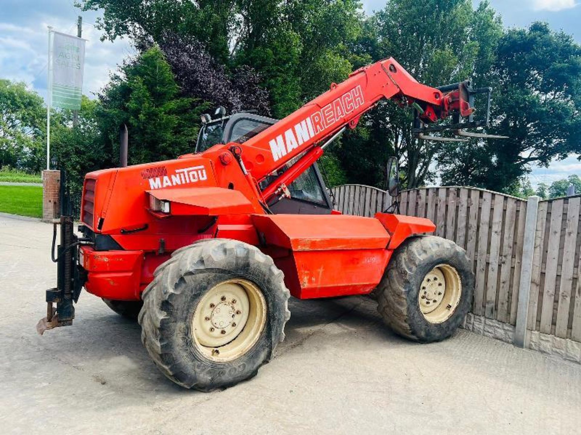 MANITOU MLT626T 4WD TELEHANDLER *AG-SPEC* C/W PICK UP HITCH - Image 11 of 16