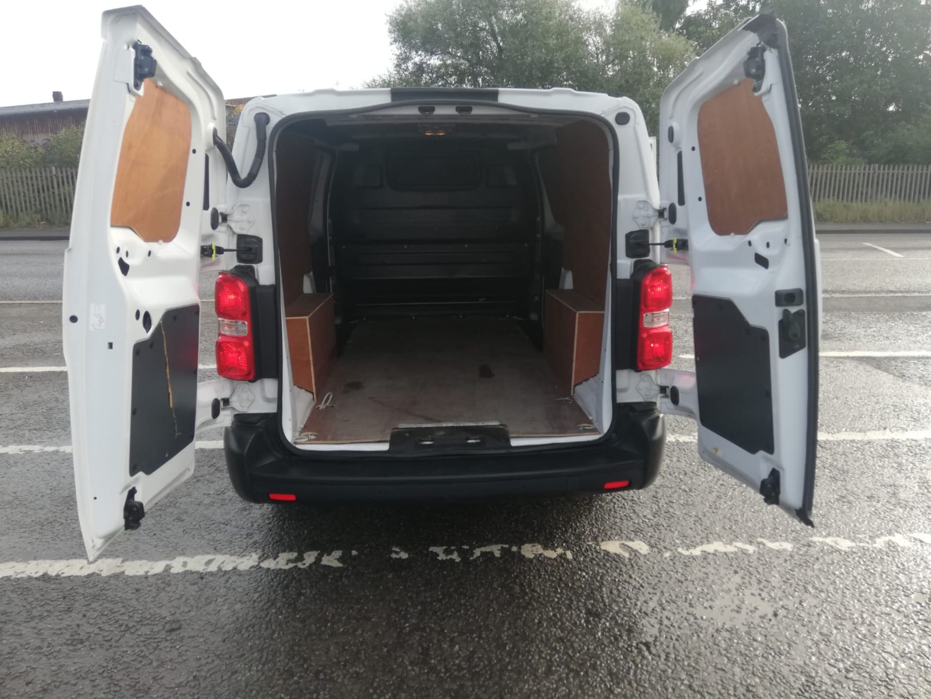 2020 20 Vauxhall vivaro Panel van - 95k miles - Euro 6 - Ply lined - Twin side doors - Lwb - Image 9 of 10