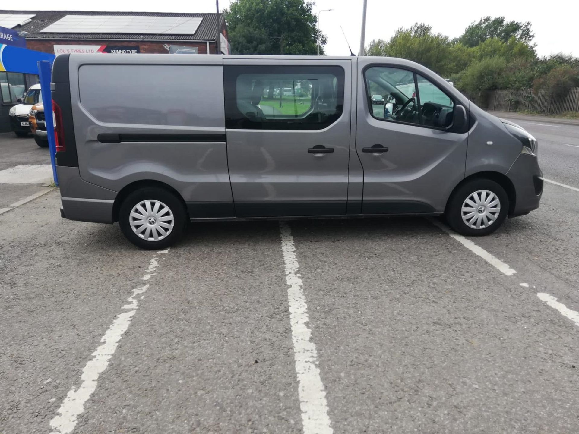 2019 19 Vauxhall vivaro crew cab Panel van - 114k miles - Euro 6 - 6 seats - Air con - Image 8 of 11