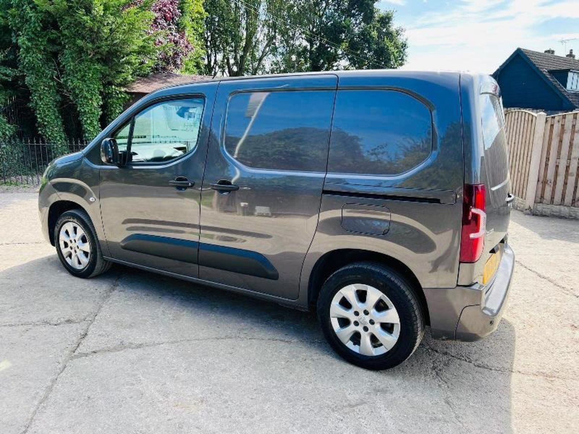 VAUXHALL COMBO 2000 GRIFFIN ED 1.5 TURBO D *YEAR 2021, 25351 MILES* - Image 5 of 19