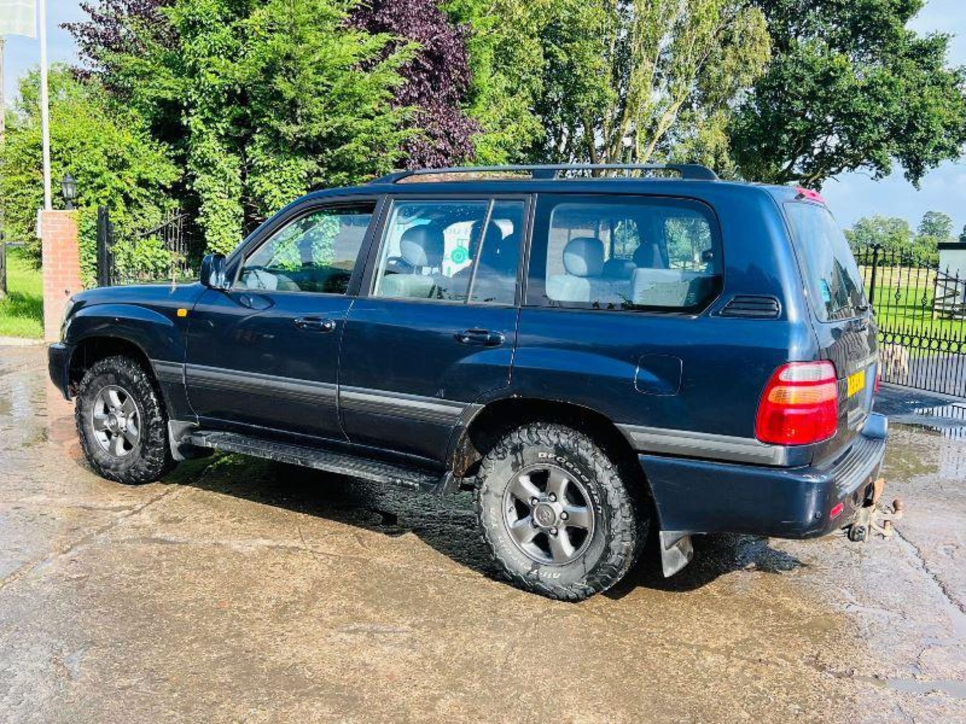 TOYOTA LANDCRUISER AMAZON 4.7 V8 4X4 - Image 3 of 17