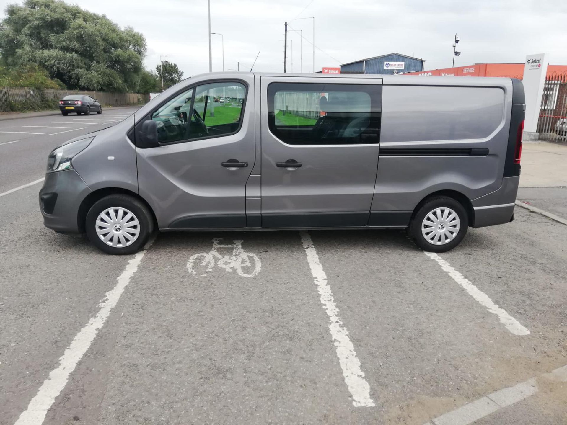 2019 19 Vauxhall vivaro crew cab Panel van - 114k miles - Euro 6 - 6 seats - Air con - Image 4 of 11