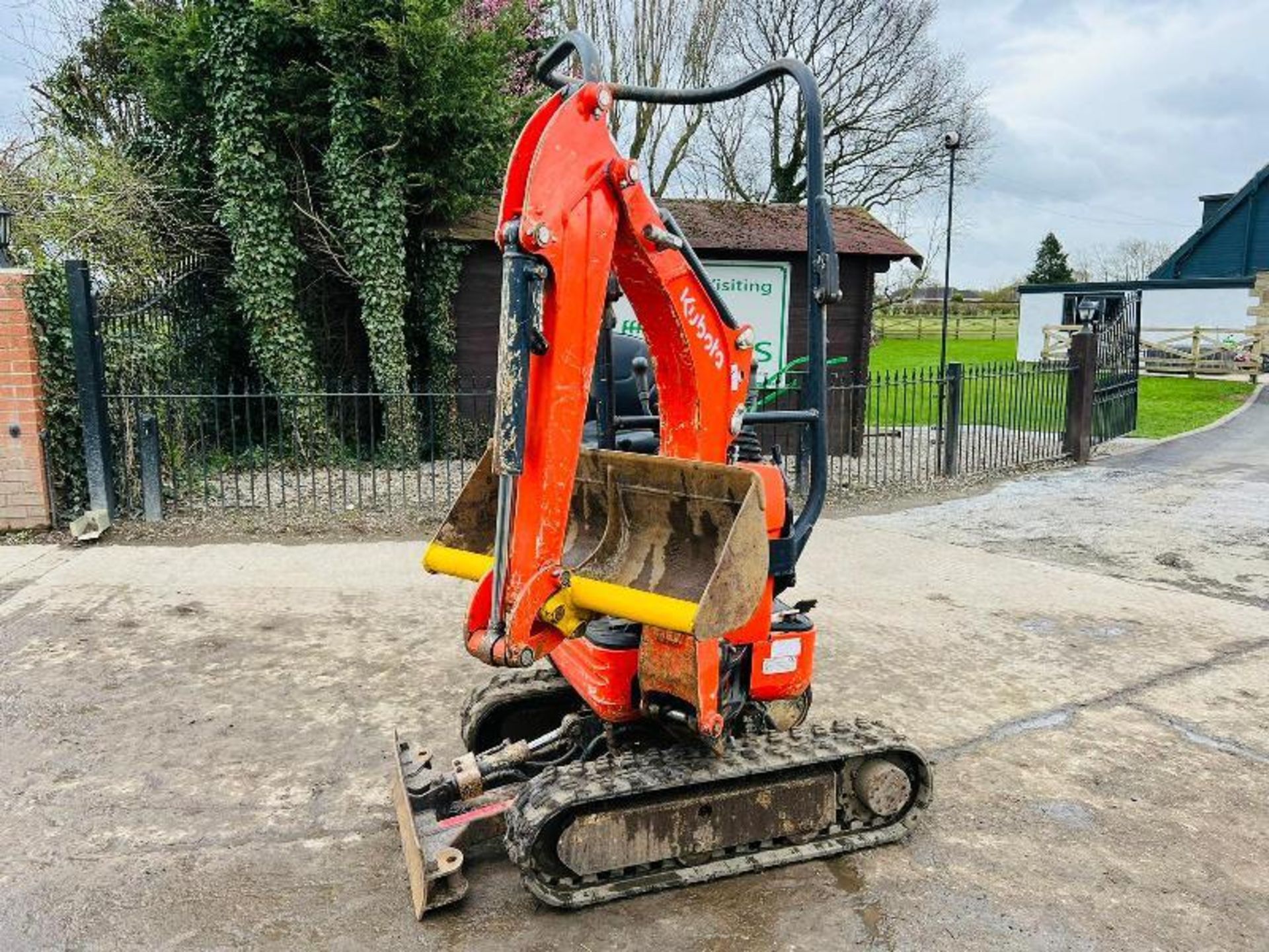 KUBOTA KX008-3 TRACKED EXCAVATOR * YEAR 2015 * C/W EXPANDING TRACKS - Image 8 of 13