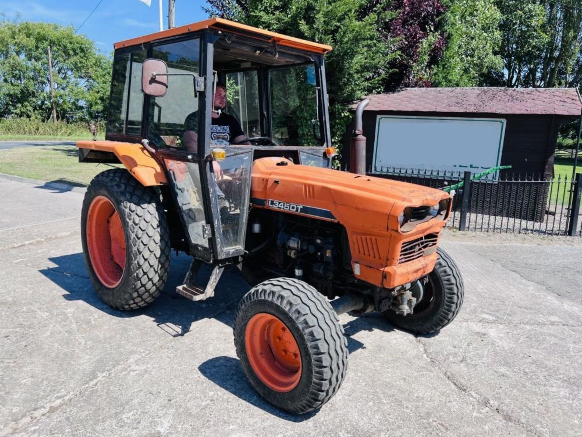 KUBOTA L345DT 4WD TRACTOR - READING 2986 HOURS