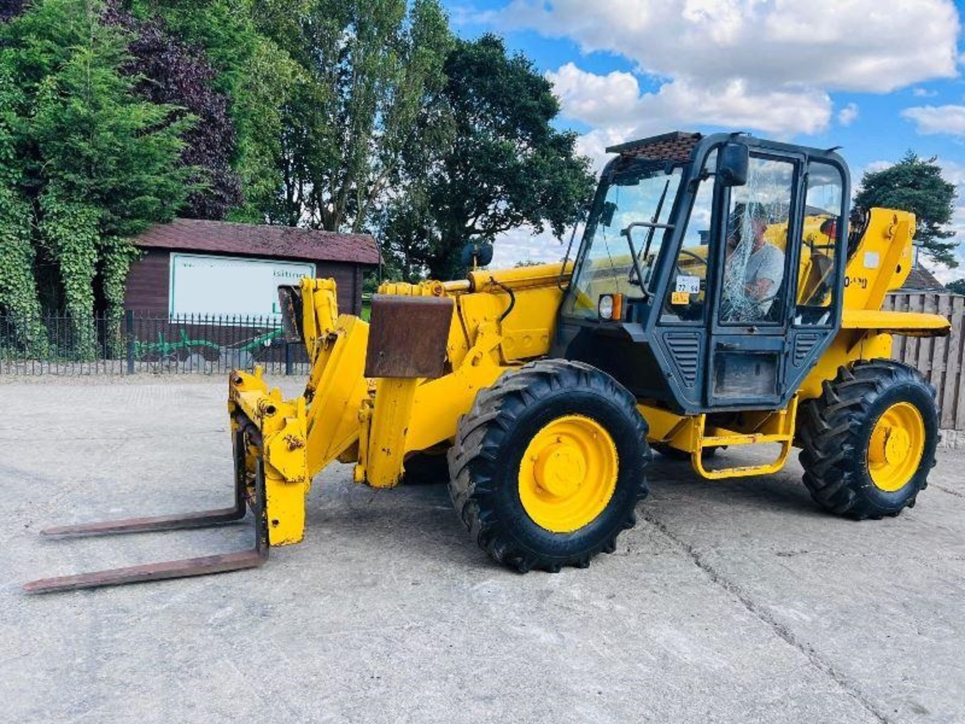 JCB 530-120 4WD TELEHANDLER *12 METERS* C/W PALLET TINES - Image 4 of 15