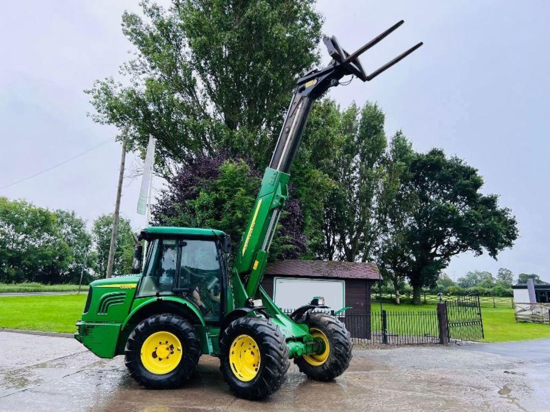 JOHN DEER 3800 4WD TELEHANDLER C/W PIN & CONE HEAD STOCK - Image 5 of 15