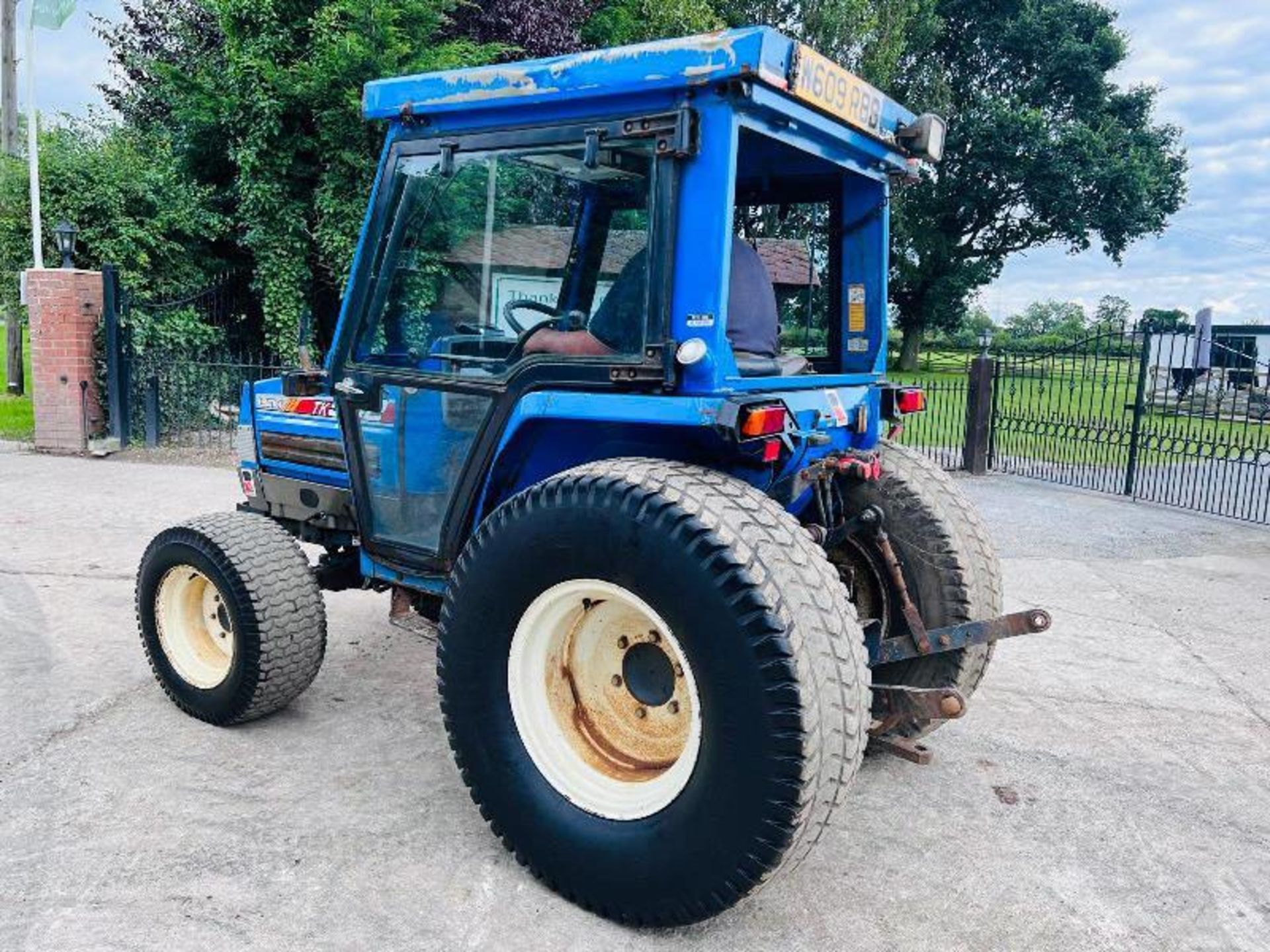 ISEKI TK532 4WD COMPAC TRACTOR C/W REAR LINKAGE - Image 3 of 17