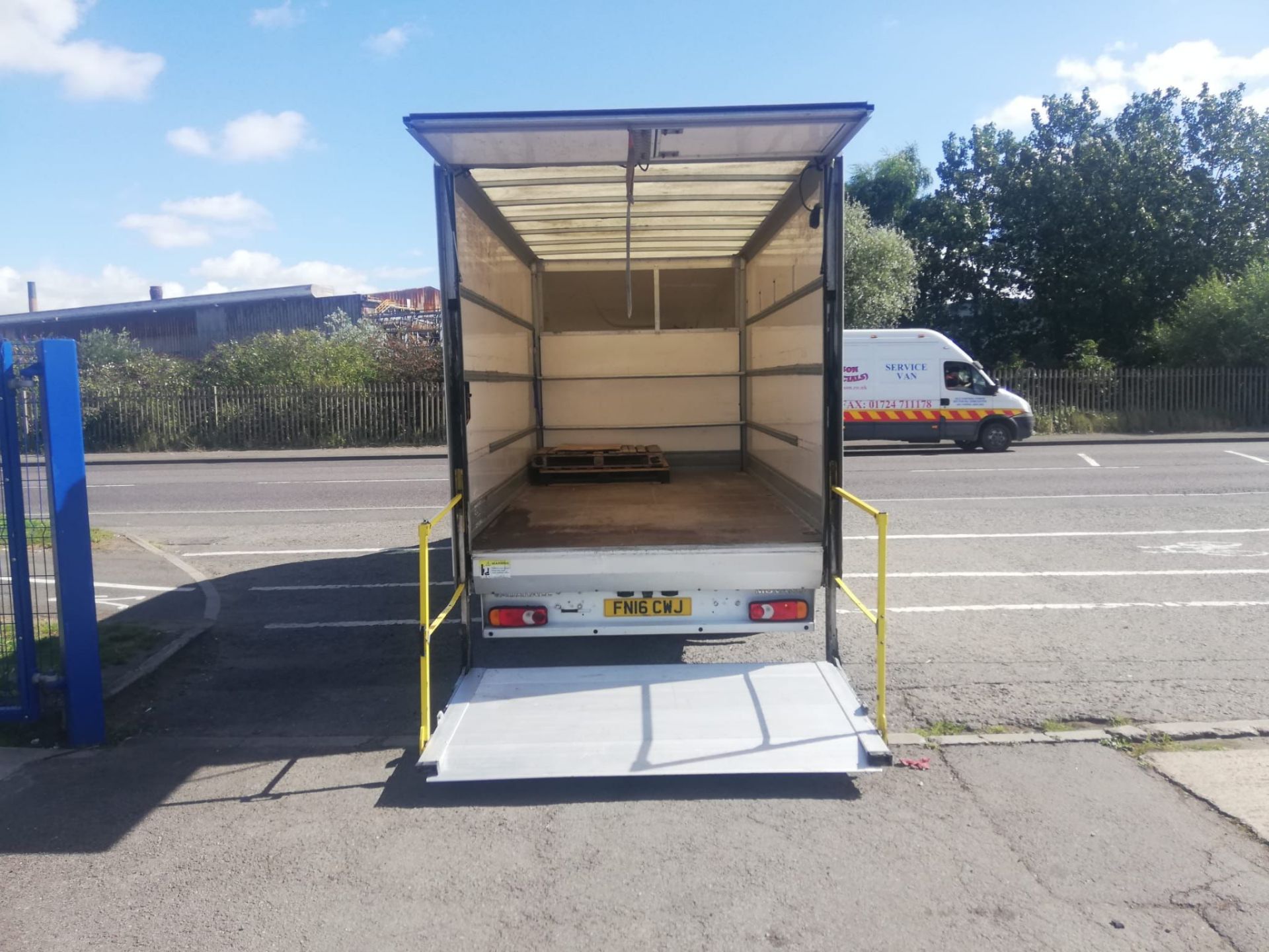 2016 16 Vauxhall Movano Luton - Tail lift - 1 key - 89k miles - Image 8 of 9