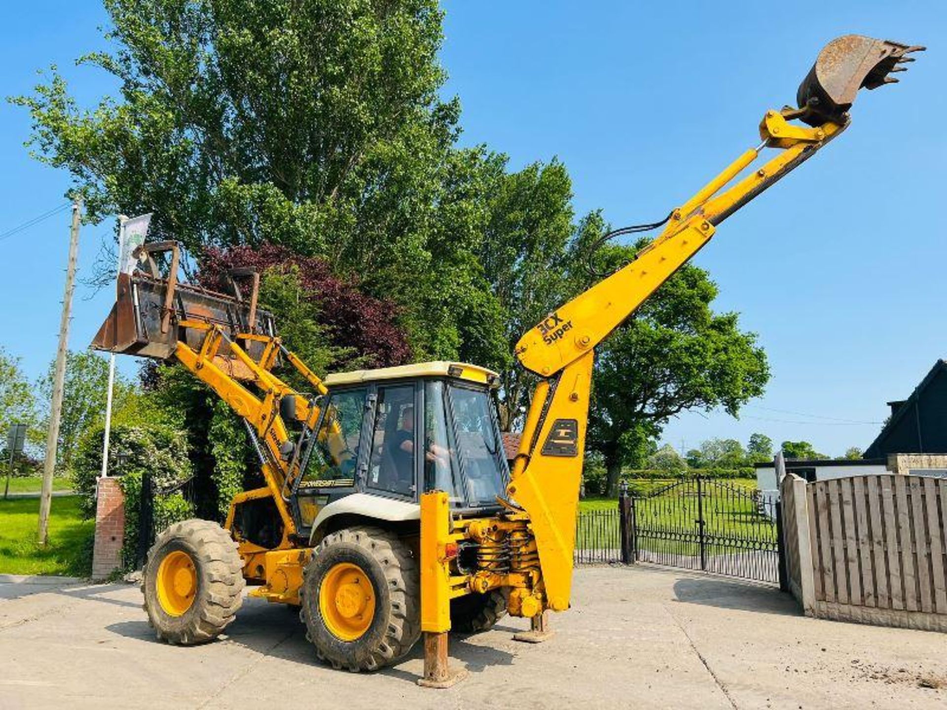 JCB 3CX SUPER 4WD BACKHOE DIGGER C/W EXTENDING DIG & 4 WHEEL STEER - Image 9 of 13