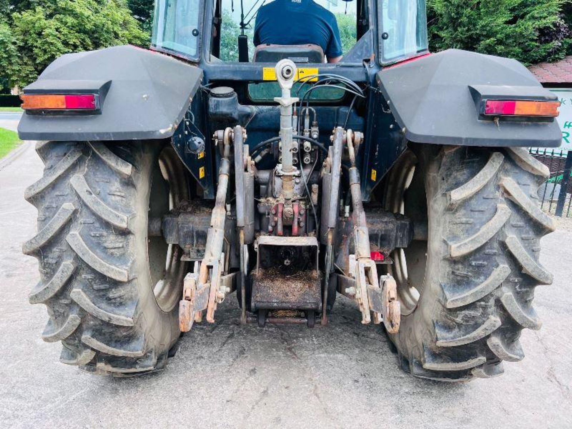 MASSEY FERGUSON 6180 4WD TRACTOR *5576 HOURS* C/W FRONT LINKAGE - Image 8 of 15