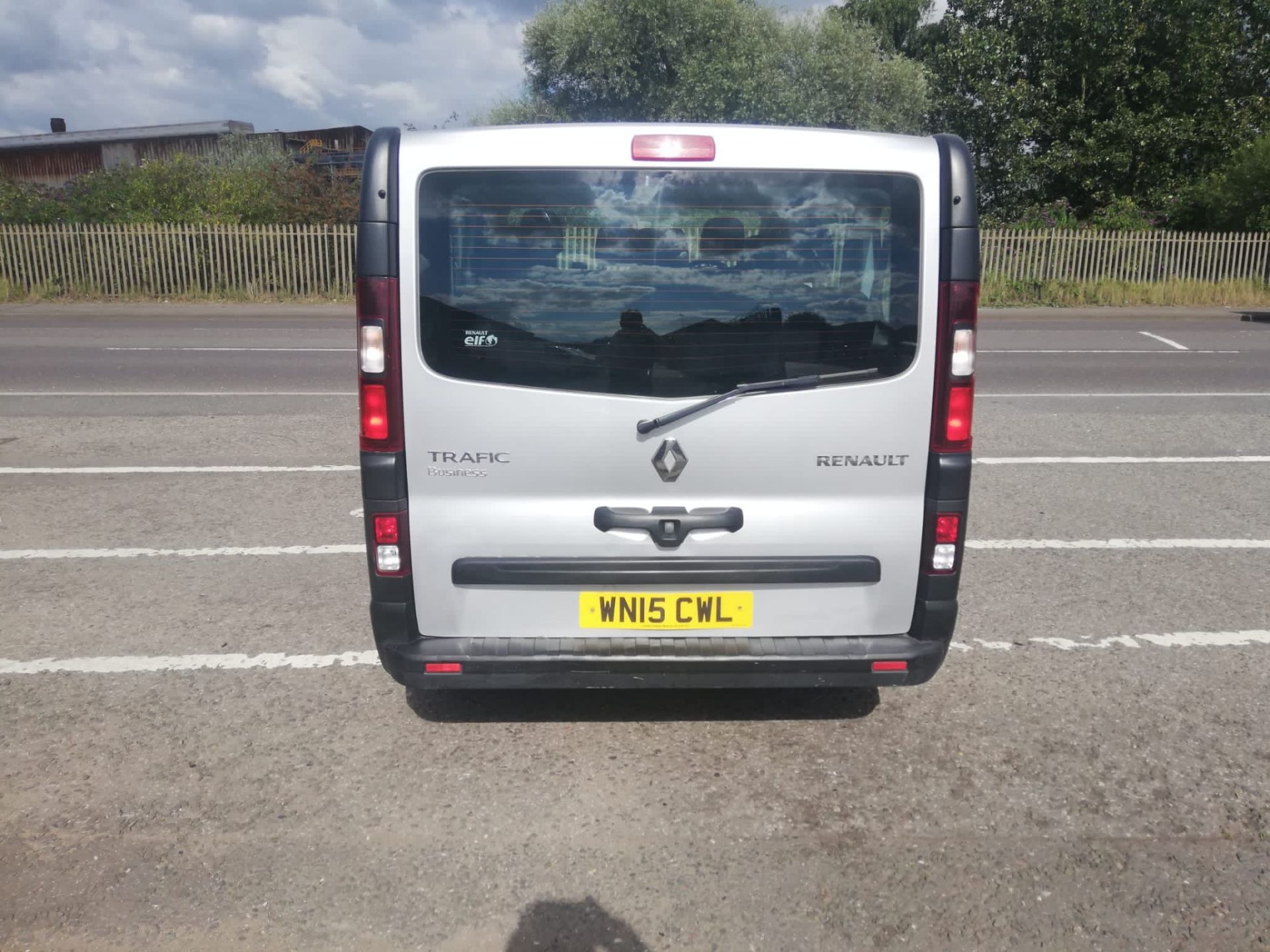 2015 15 Renault traffic minibus - 133k miles - 9 seat - Air con - Image 5 of 11