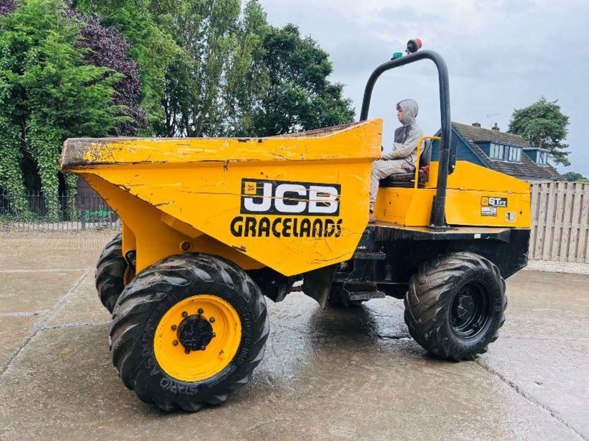 JCB 6TFT 4WD DUMPER *YEAR 2017, 1651 HOURS * C/W ROLE BAR