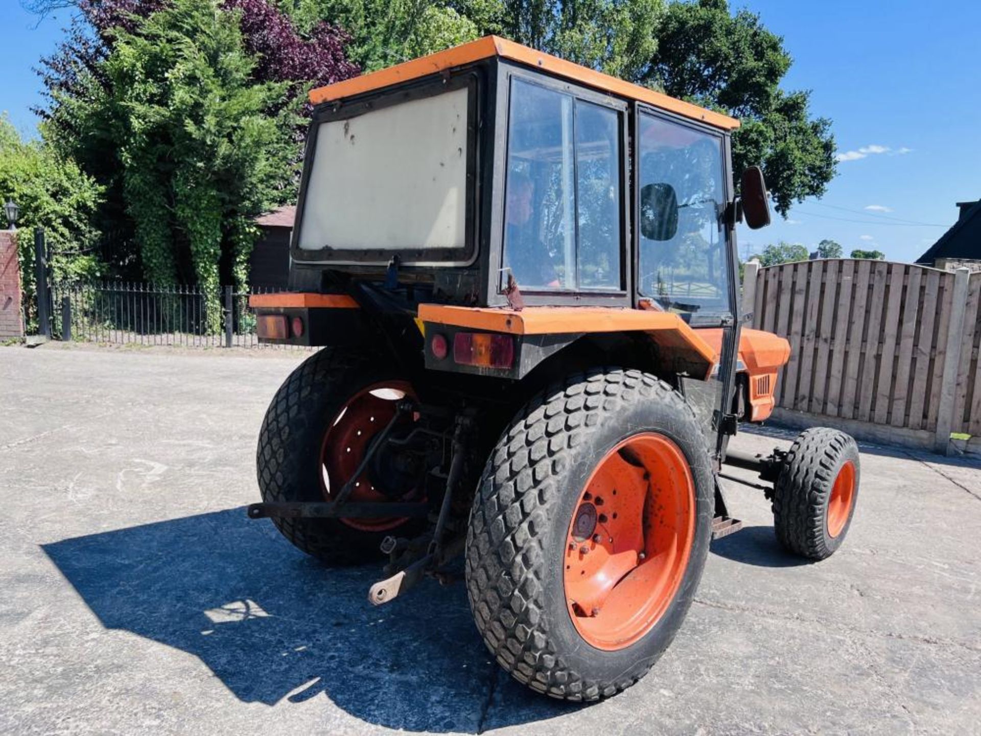 KUBOTA L345DT 4WD TRACTOR - READING 2986 HOURS - Image 6 of 12