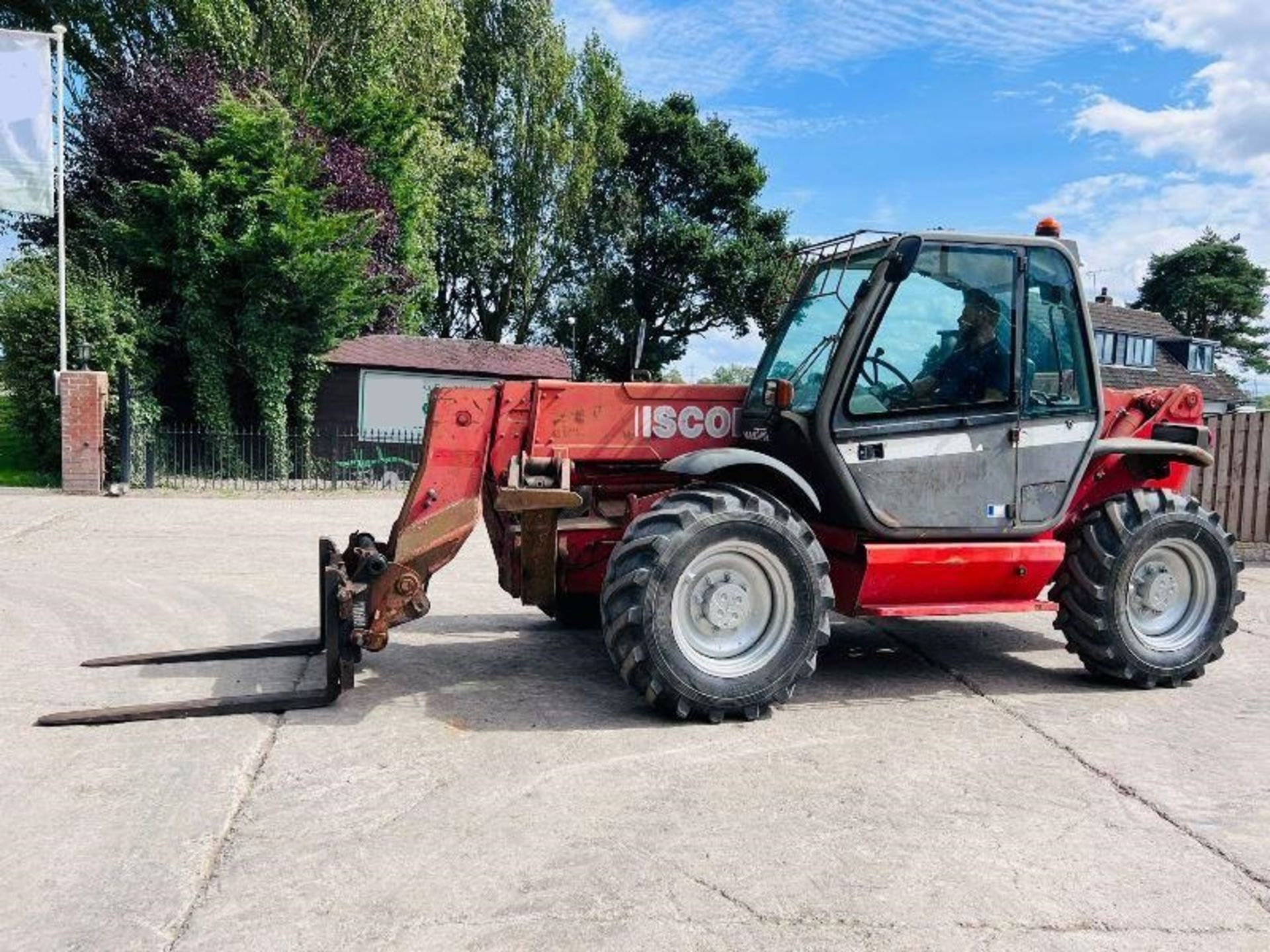 MANITOU MT1233S 4WD TELEHANDLER *12 METER REACH* C/W PALLET TINES - Image 7 of 14