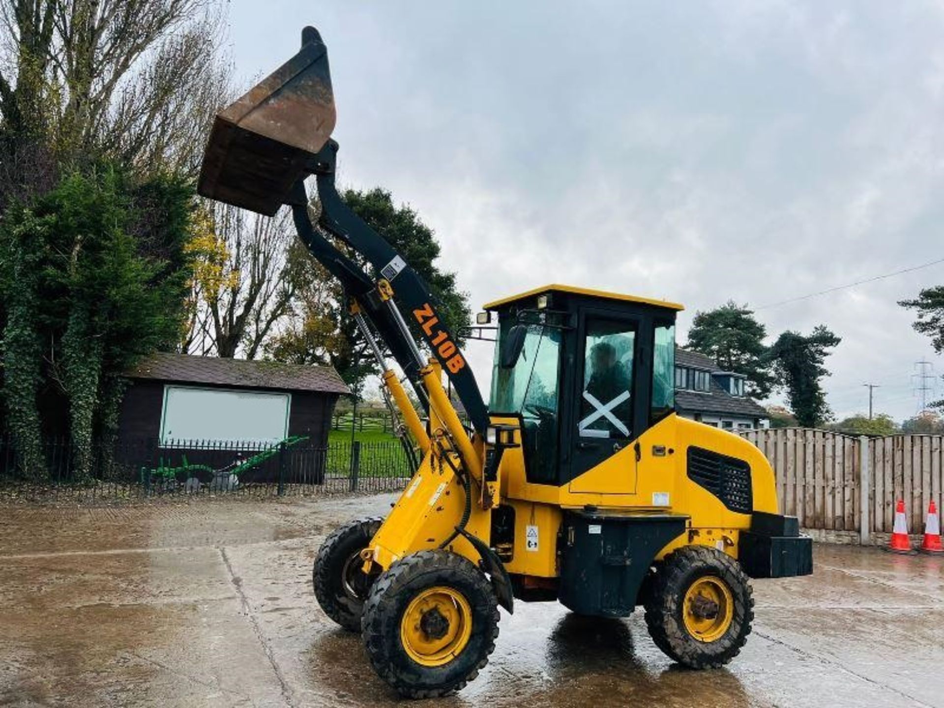 ZL10B 4WD LOADING SHOVEL C/W BUCKET - Image 9 of 15