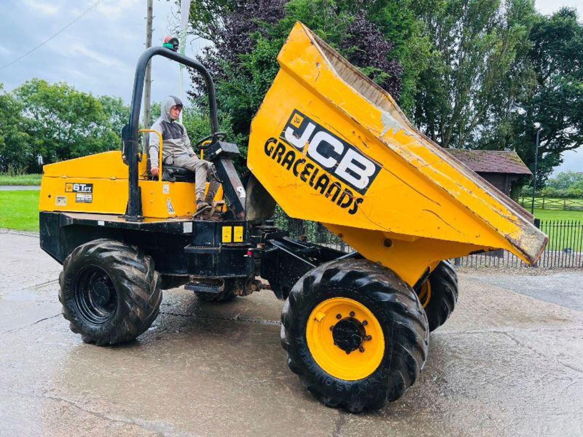 JCB 6TFT 4WD DUMPER *YEAR 2017, 1651 HOURS * C/W ROLE BAR - Image 3 of 16