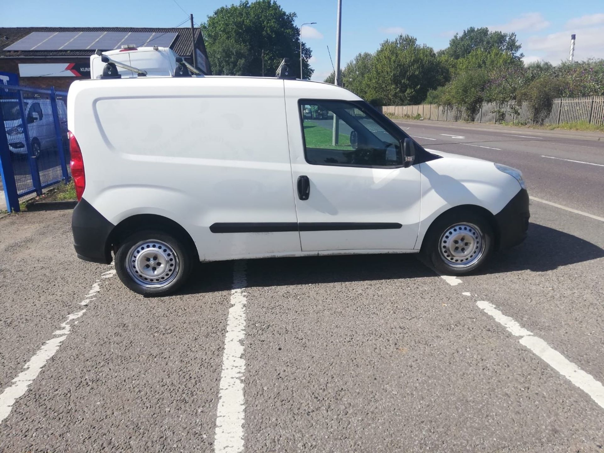 2013 63 Vauxhall Combo Panel van - 84k miles - Roof rack - Ply lined - Image 8 of 10
