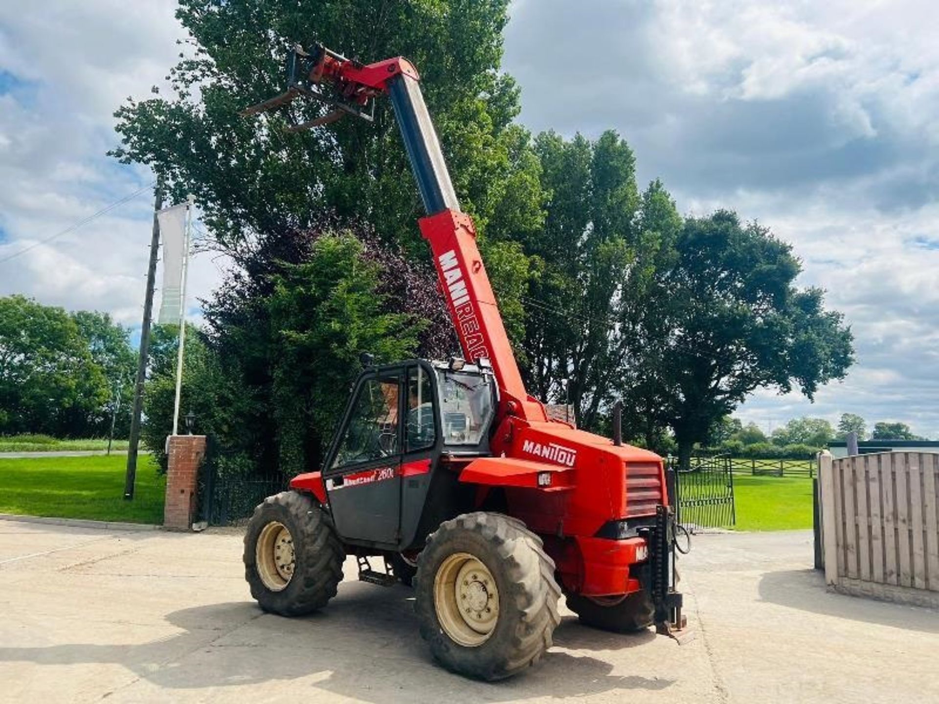 MANITOU MLT626T 4WD TELEHANDLER *AG-SPEC* C/W PICK UP HITCH - Image 7 of 16