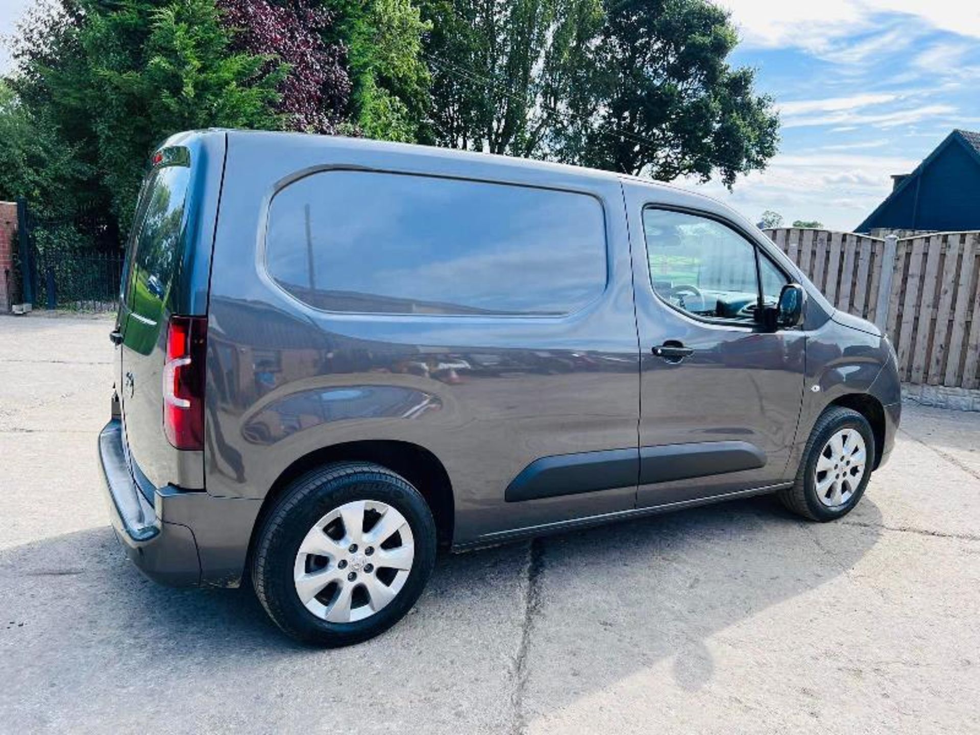 VAUXHALL COMBO 2000 GRIFFIN ED 1.5 TURBO D *YEAR 2021, 25351 MILES* - Image 8 of 19